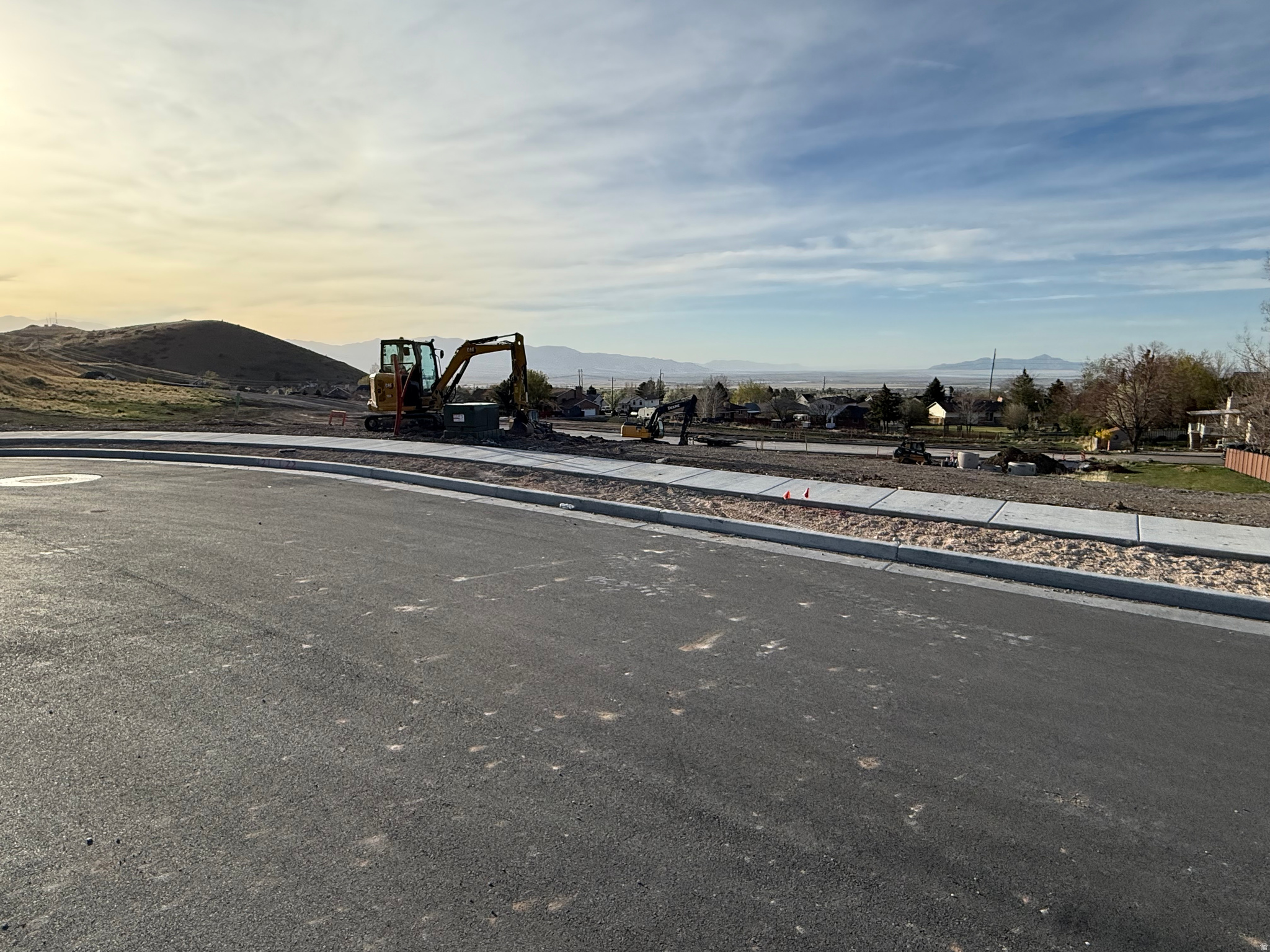 HIDDEN HOLLOW - Land