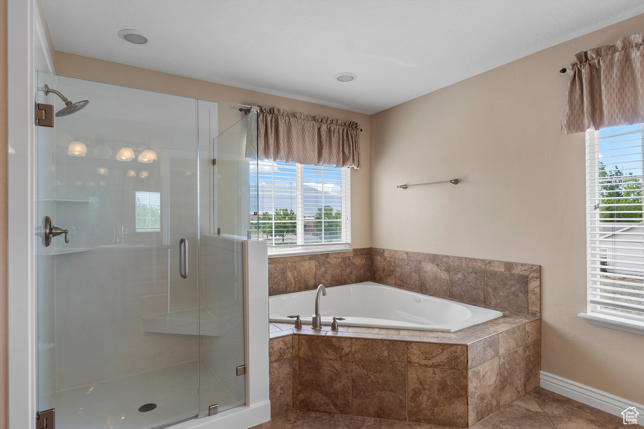 COLONIAL PARK - Residential