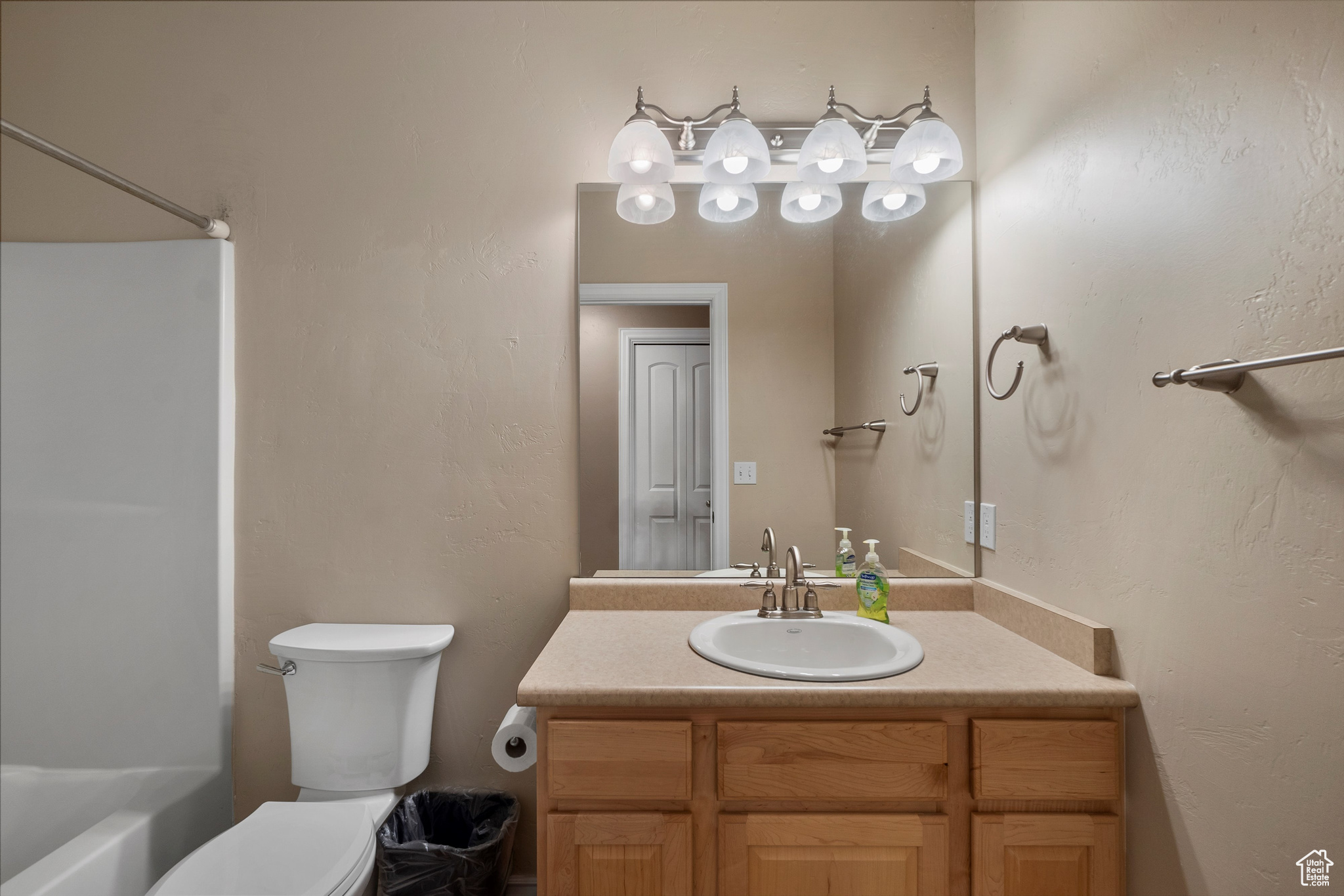 COLONIAL PARK - Residential