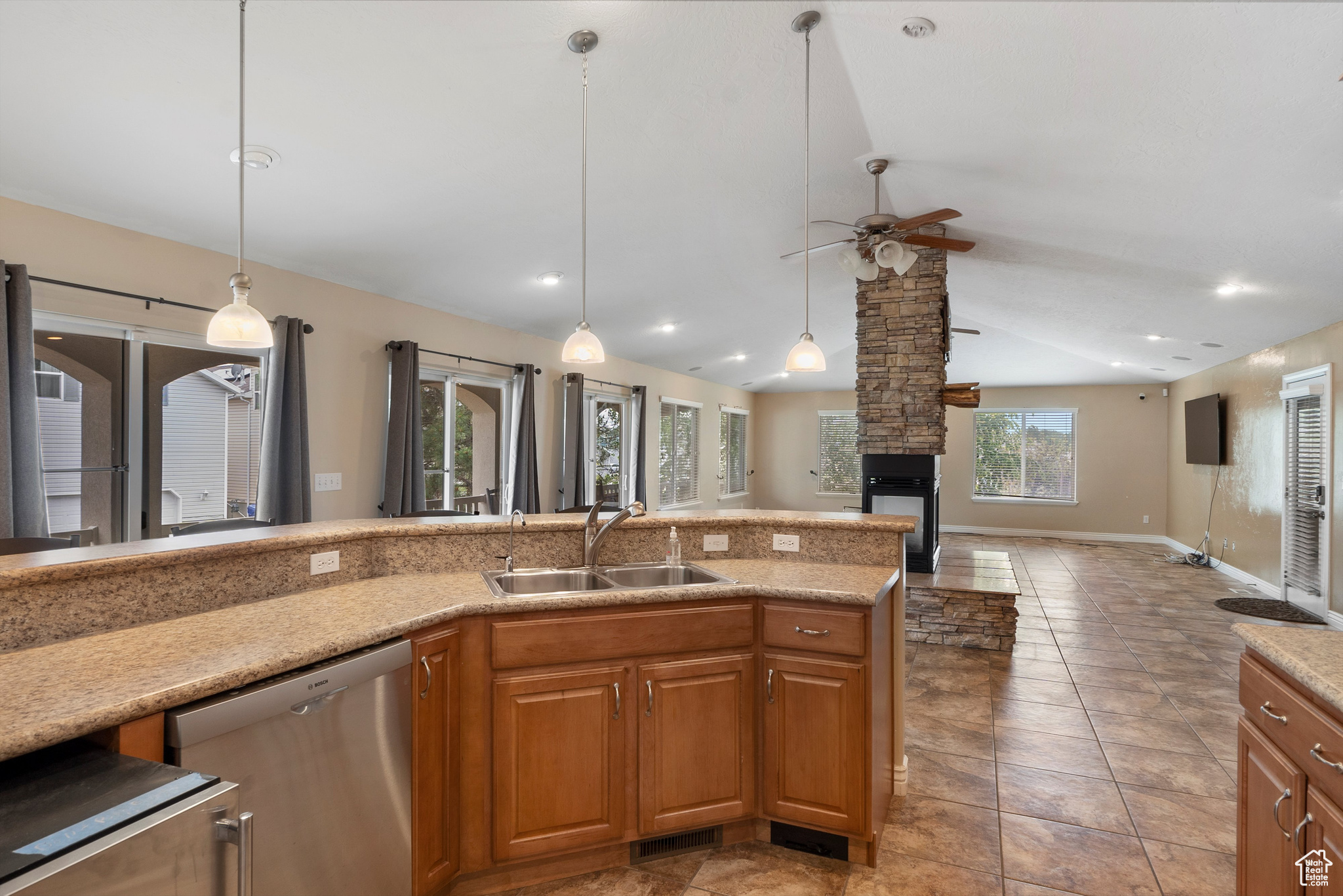 COLONIAL PARK - Residential