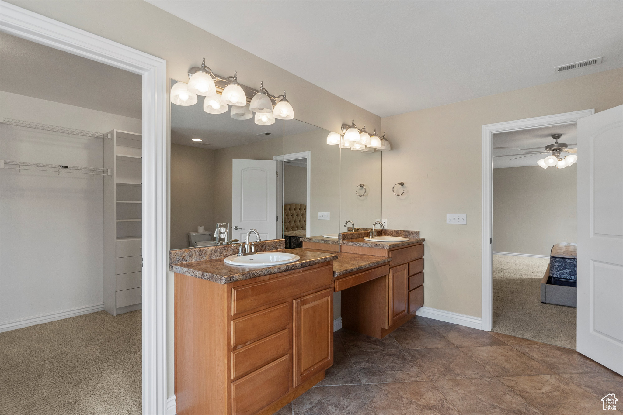 COLONIAL PARK - Residential