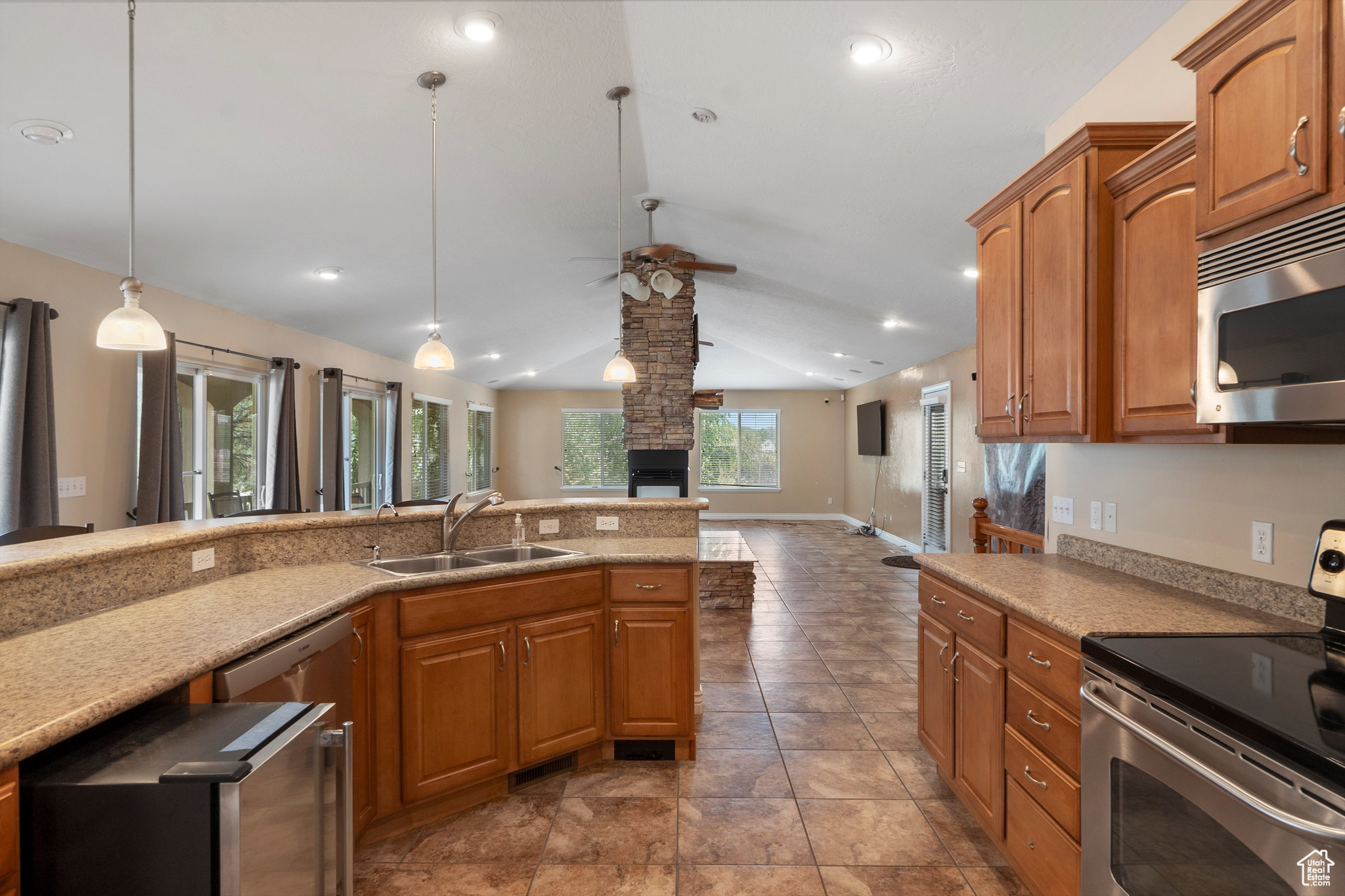 COLONIAL PARK - Residential