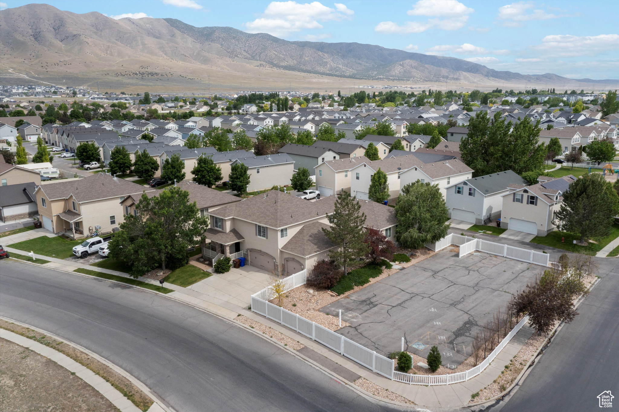 COLONIAL PARK - Residential