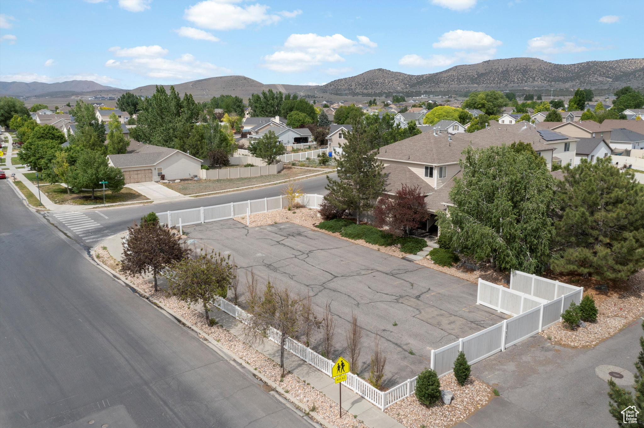 COLONIAL PARK - Residential