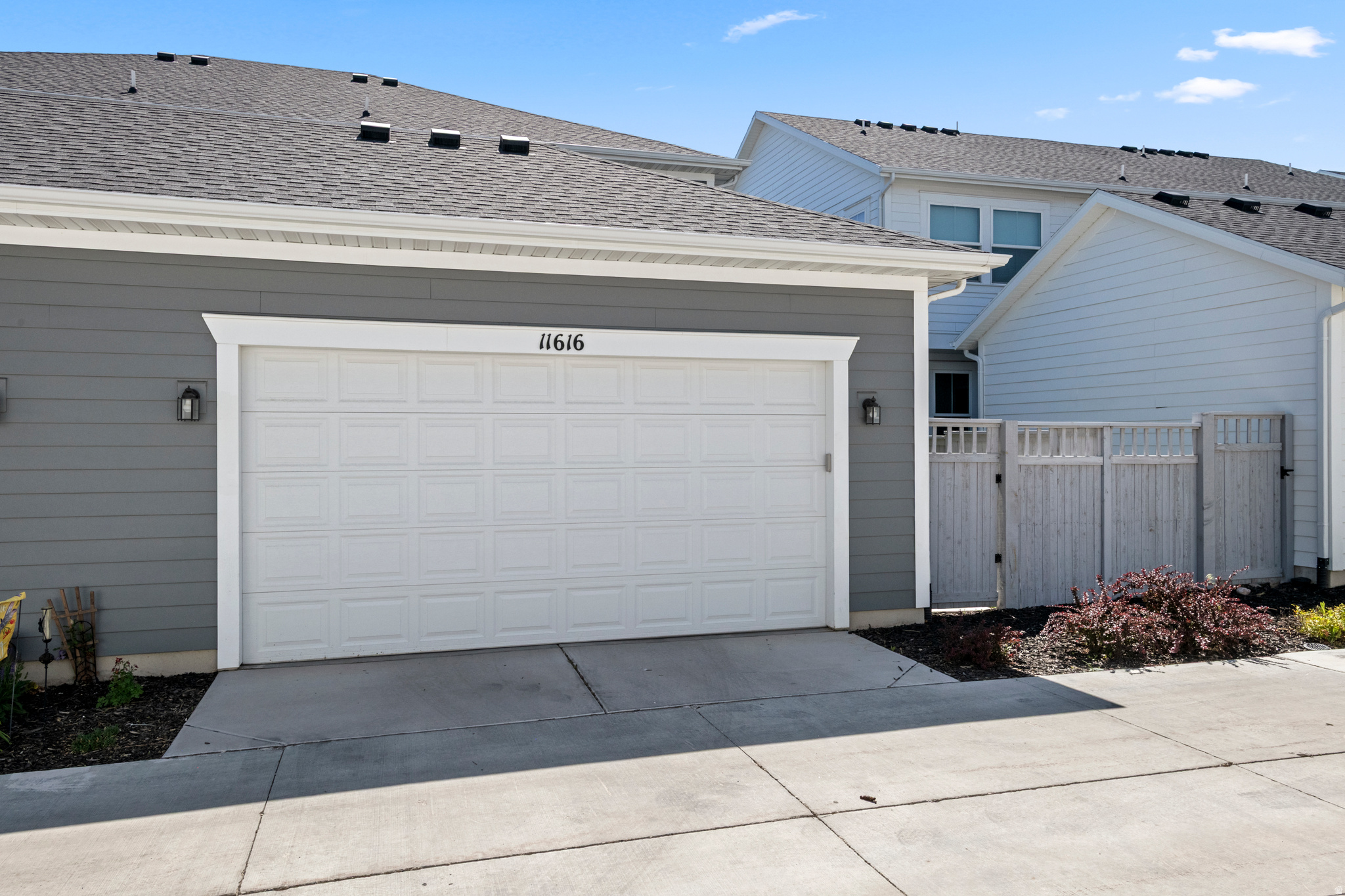 LOT 174, DAYBREAK VILLAGE 11A PLAT 2 SUB 11199-311 - Residential Income