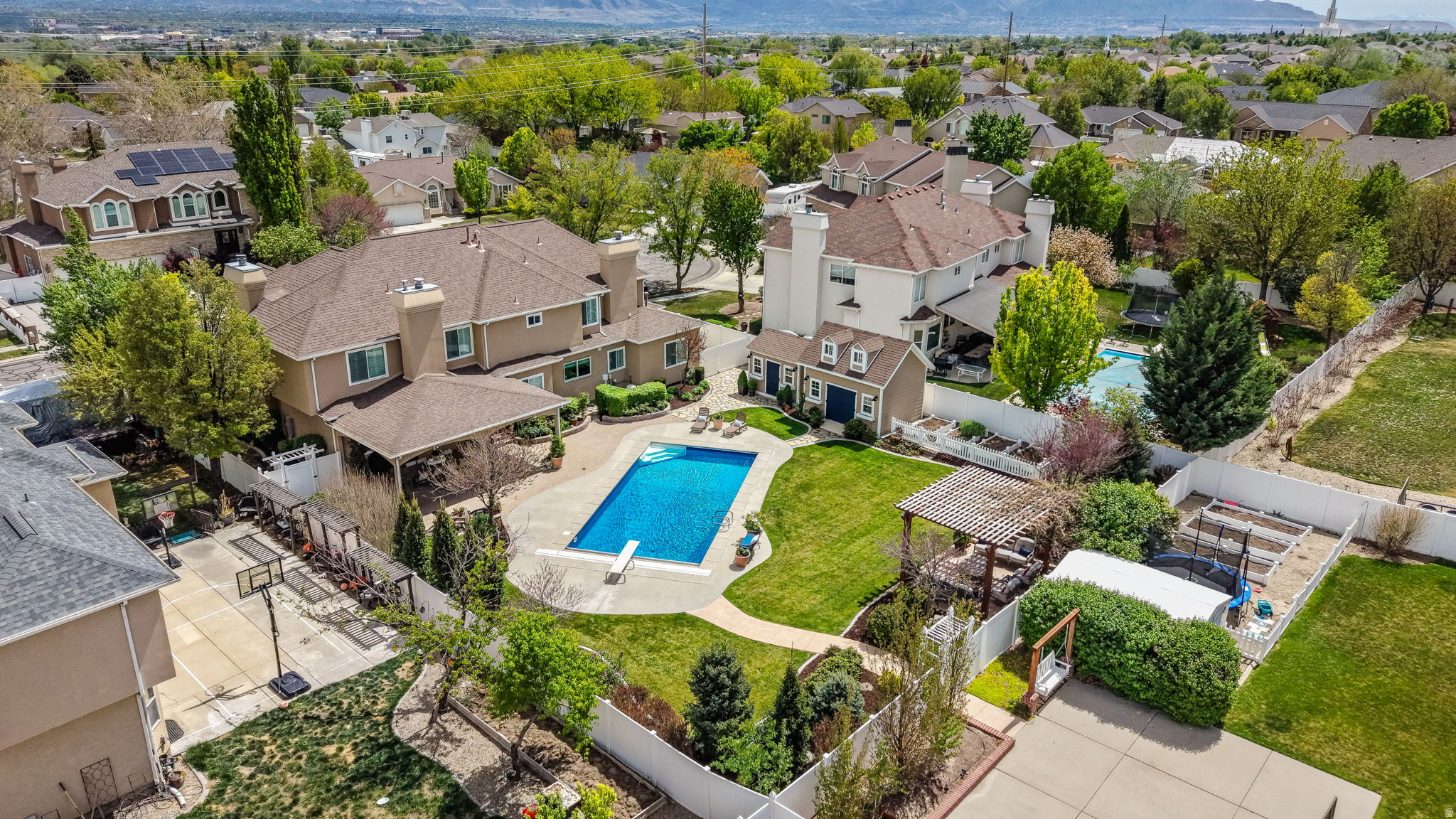 HEATHERWOOD - Residential