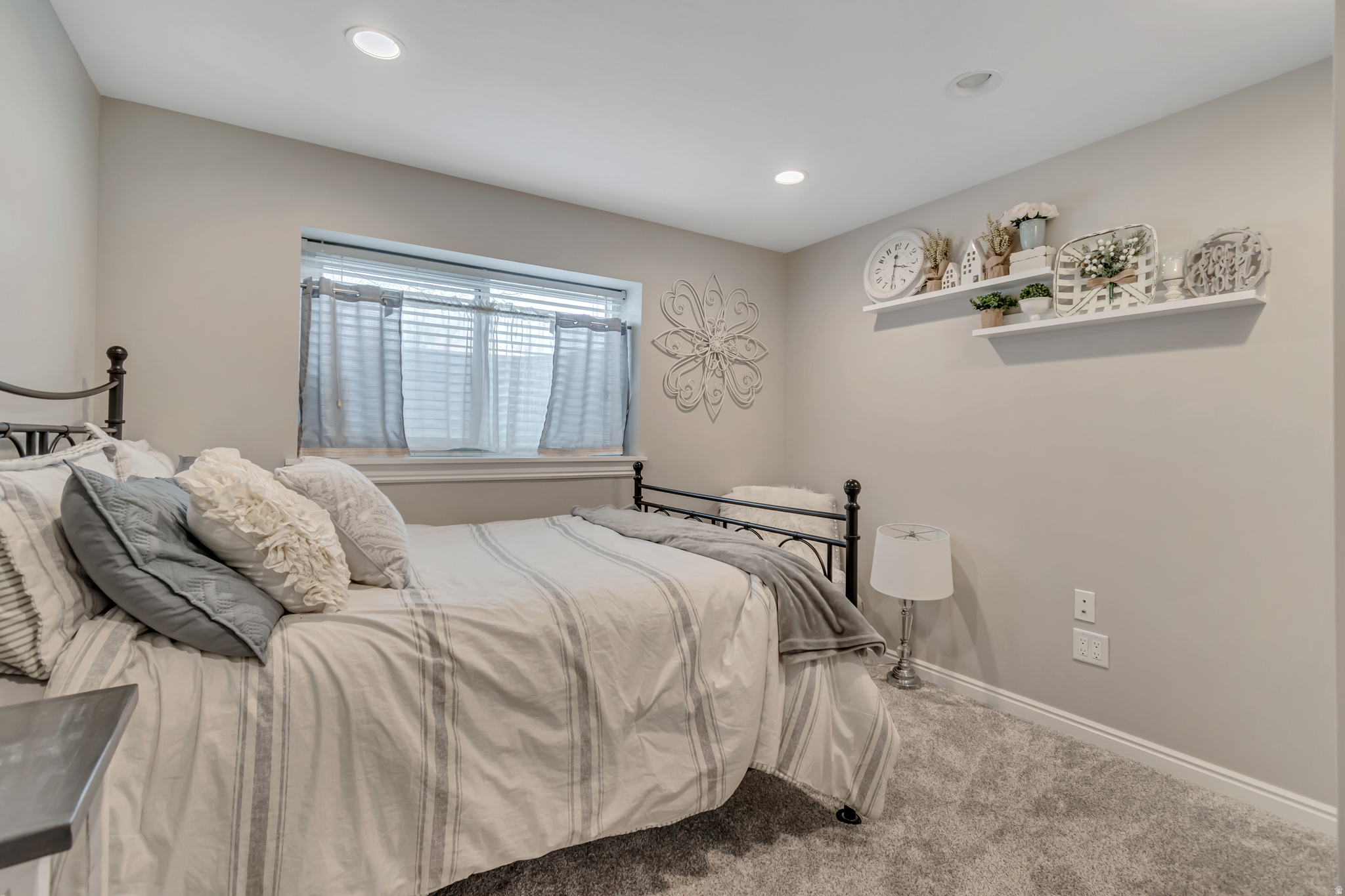 VISTA MEADOWS - Residential