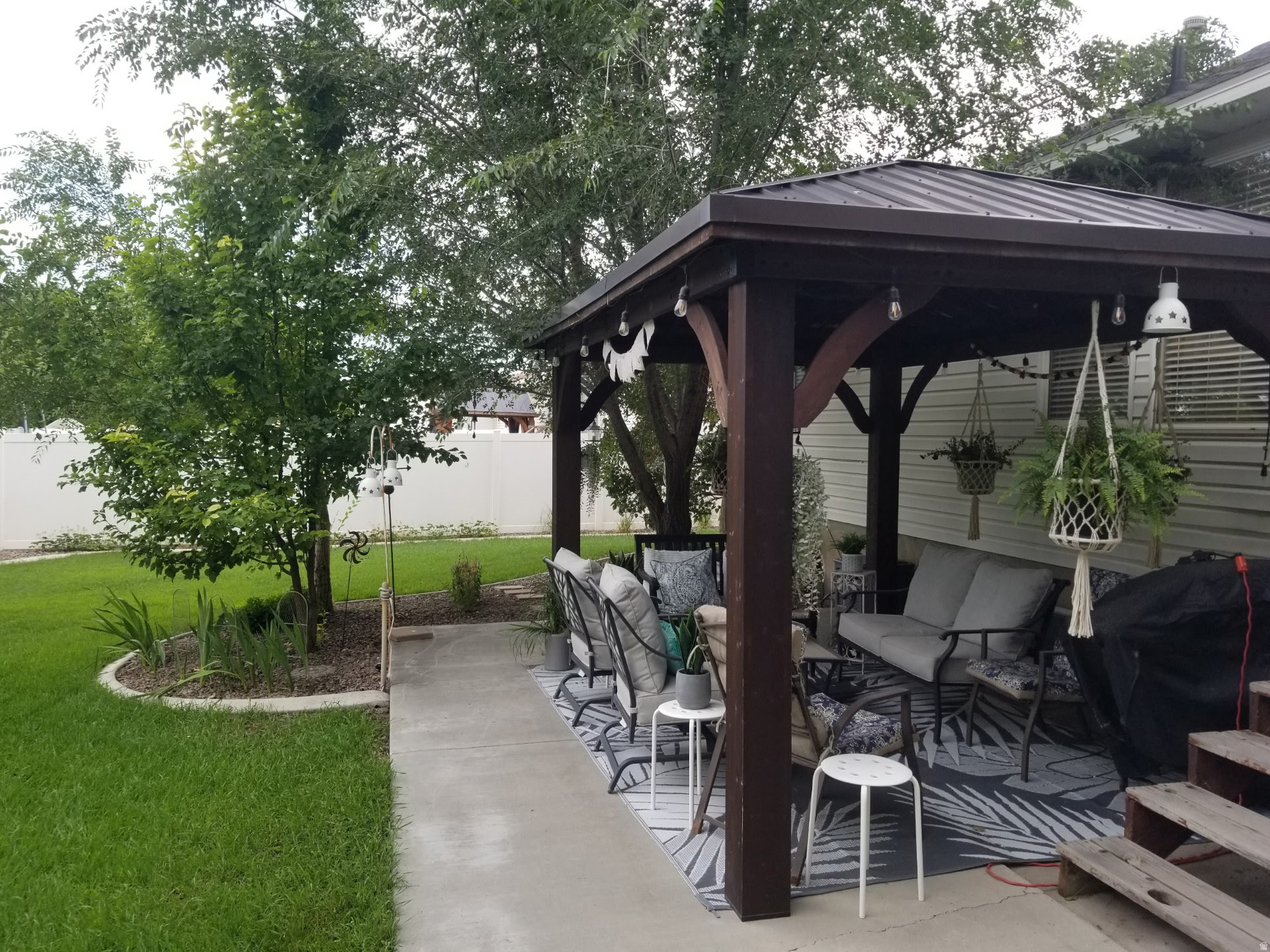 VISTA MEADOWS - Residential