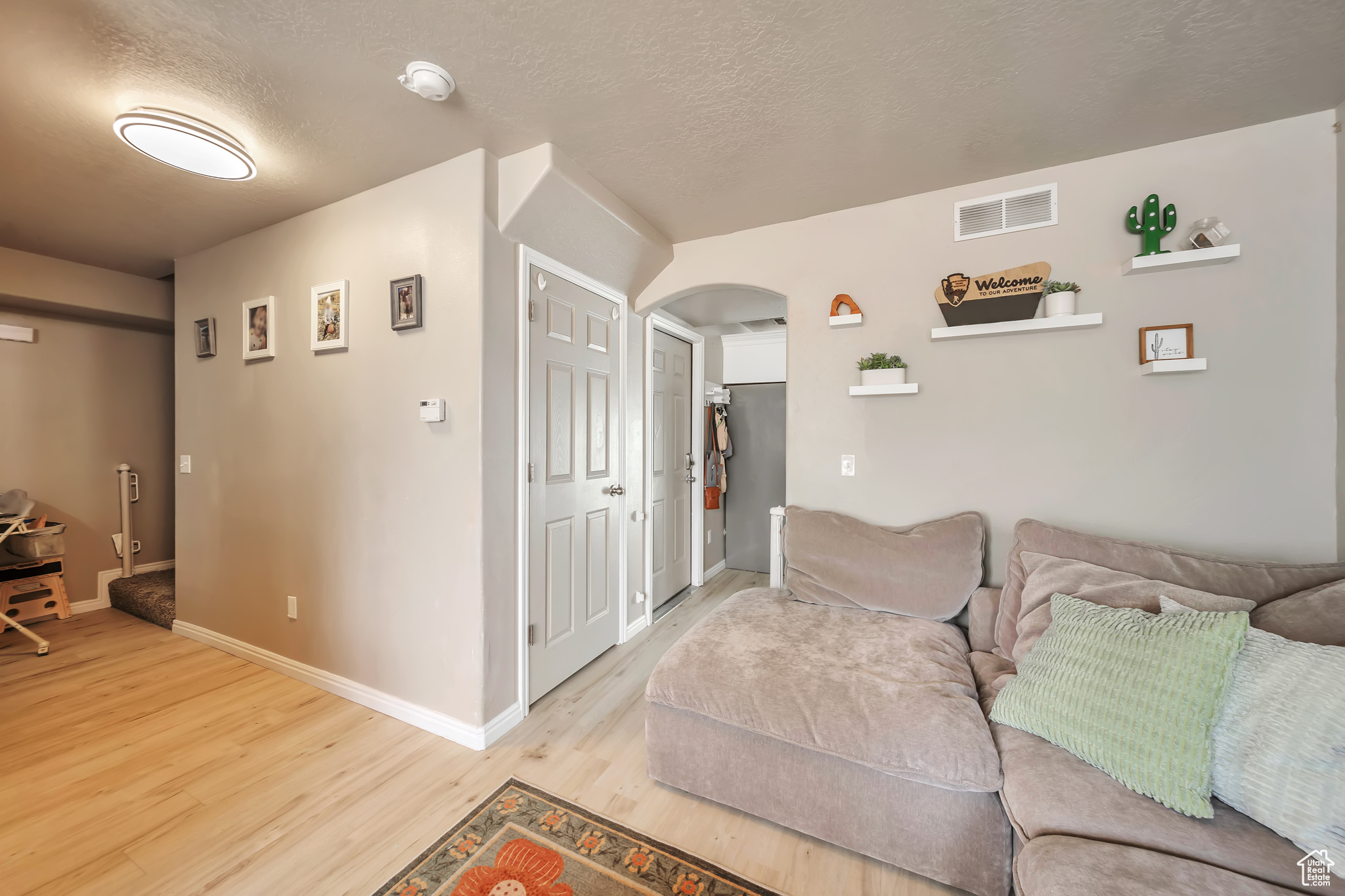 VILLAGE WEST - Residential