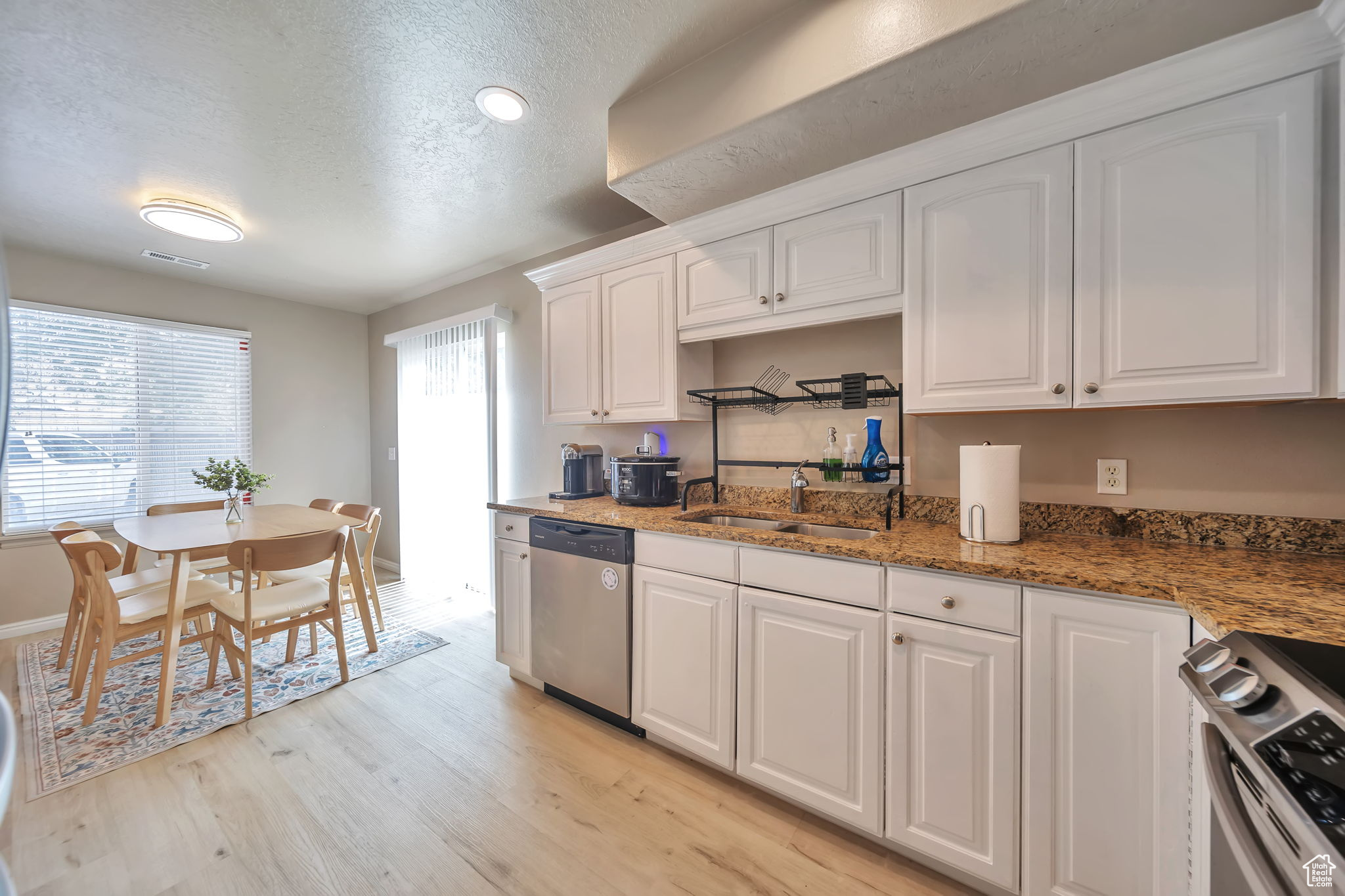 VILLAGE WEST - Residential