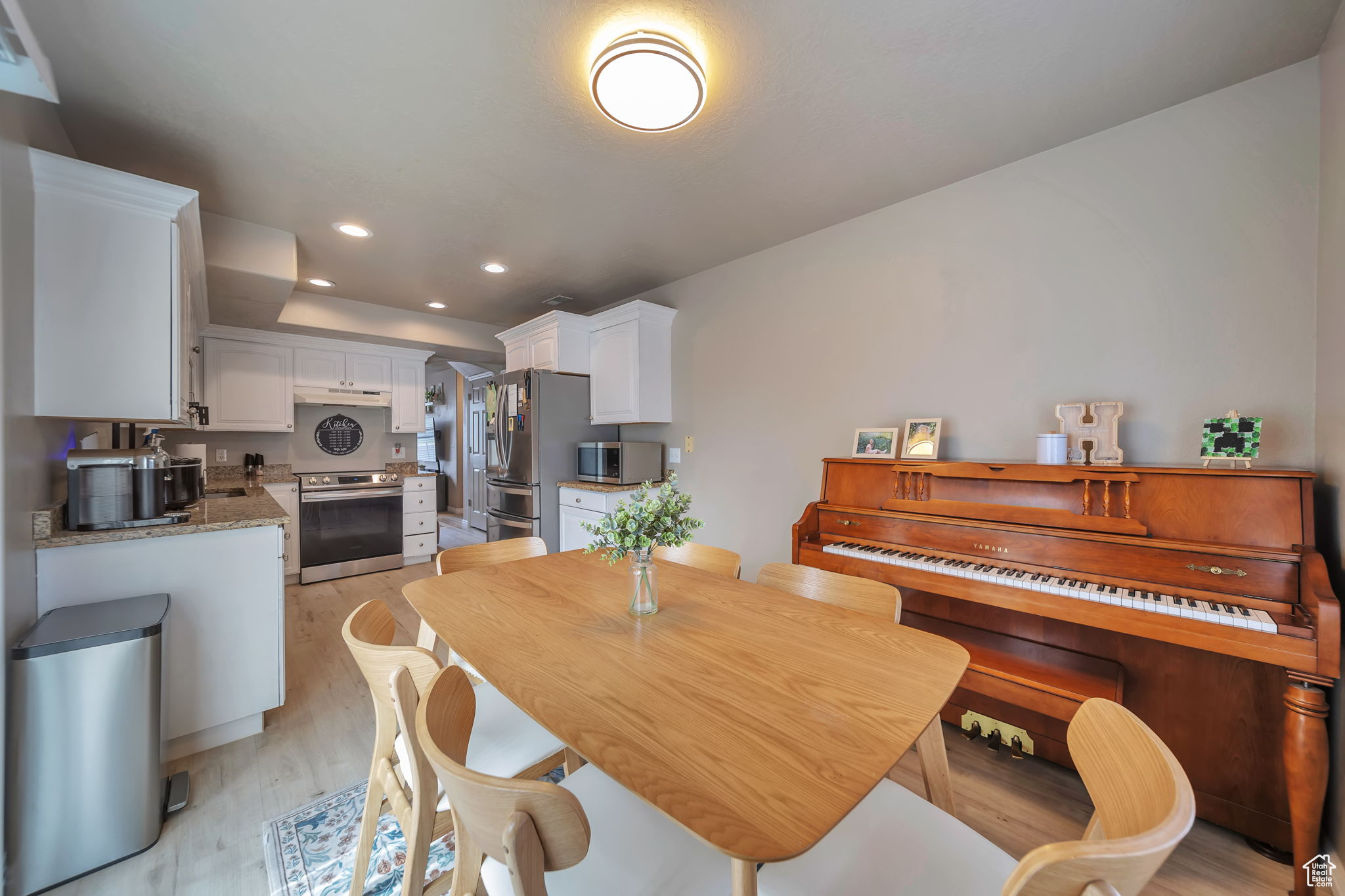 VILLAGE WEST - Residential