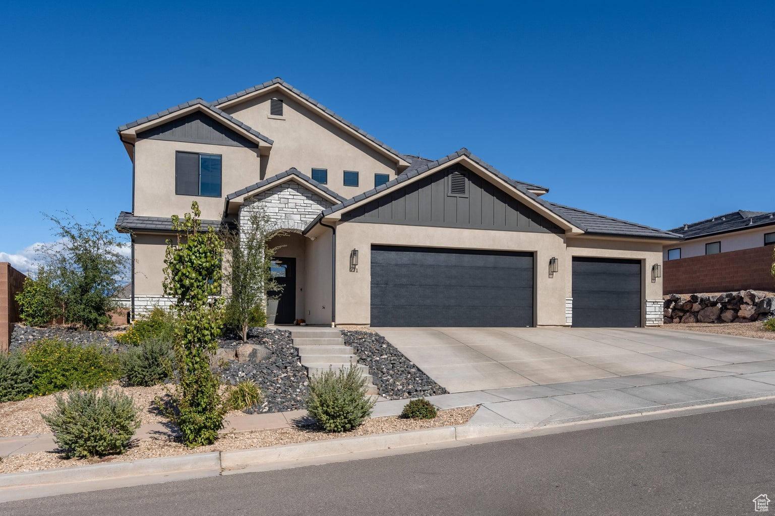 ROADRUNNER RIDGE 5 - Residential