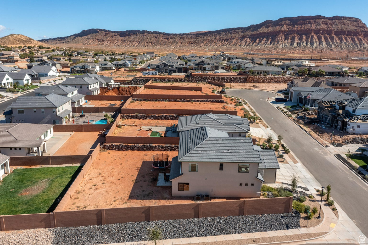 ROADRUNNER RIDGE 5 - Residential