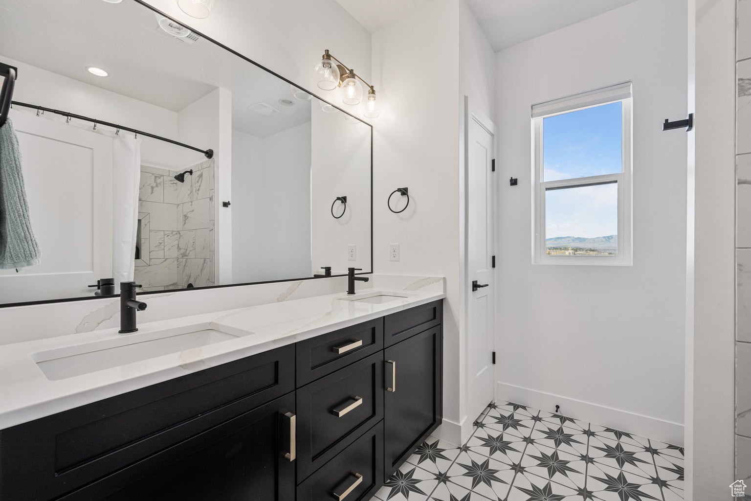ROADRUNNER RIDGE 5 - Residential