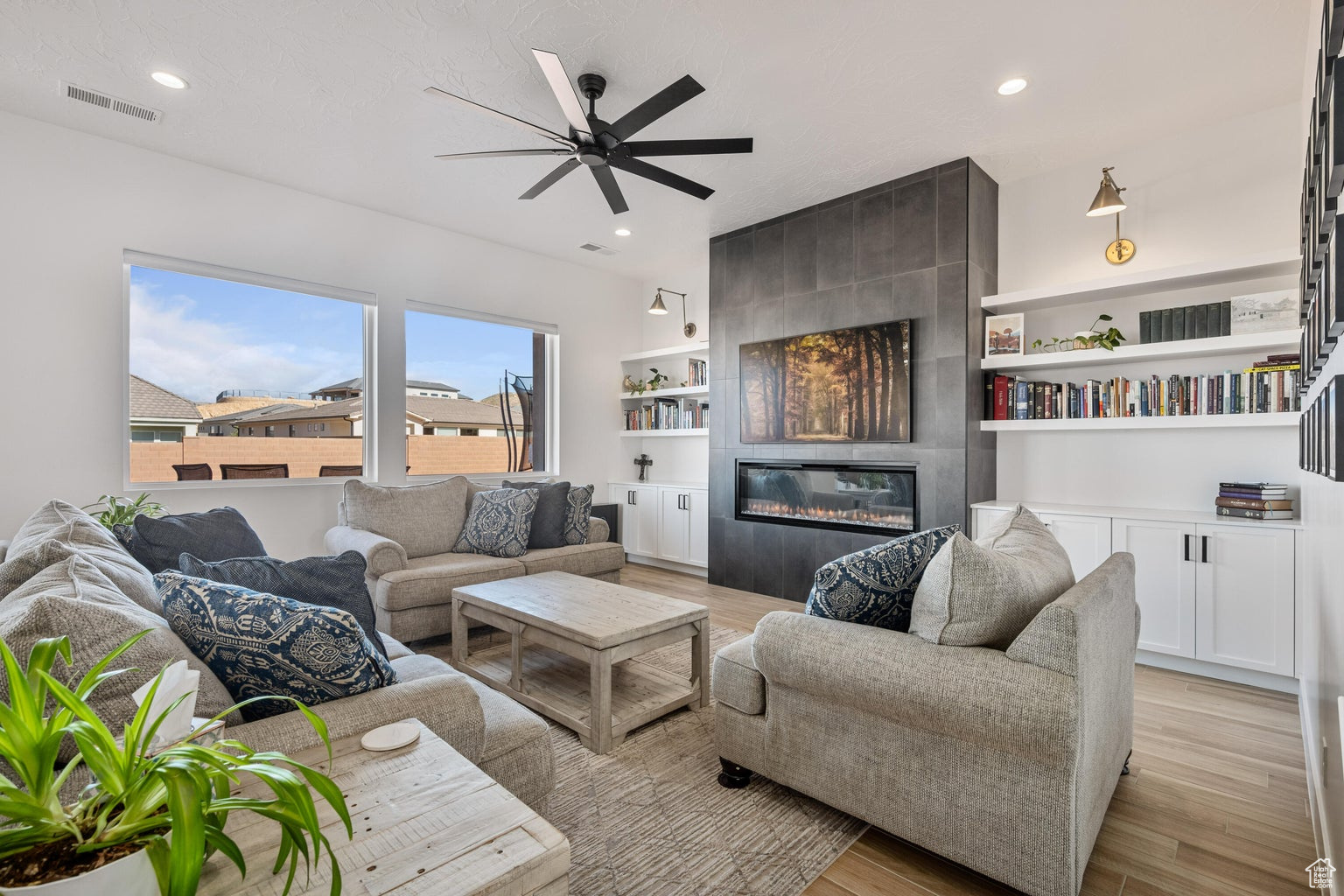 ROADRUNNER RIDGE 5 - Residential