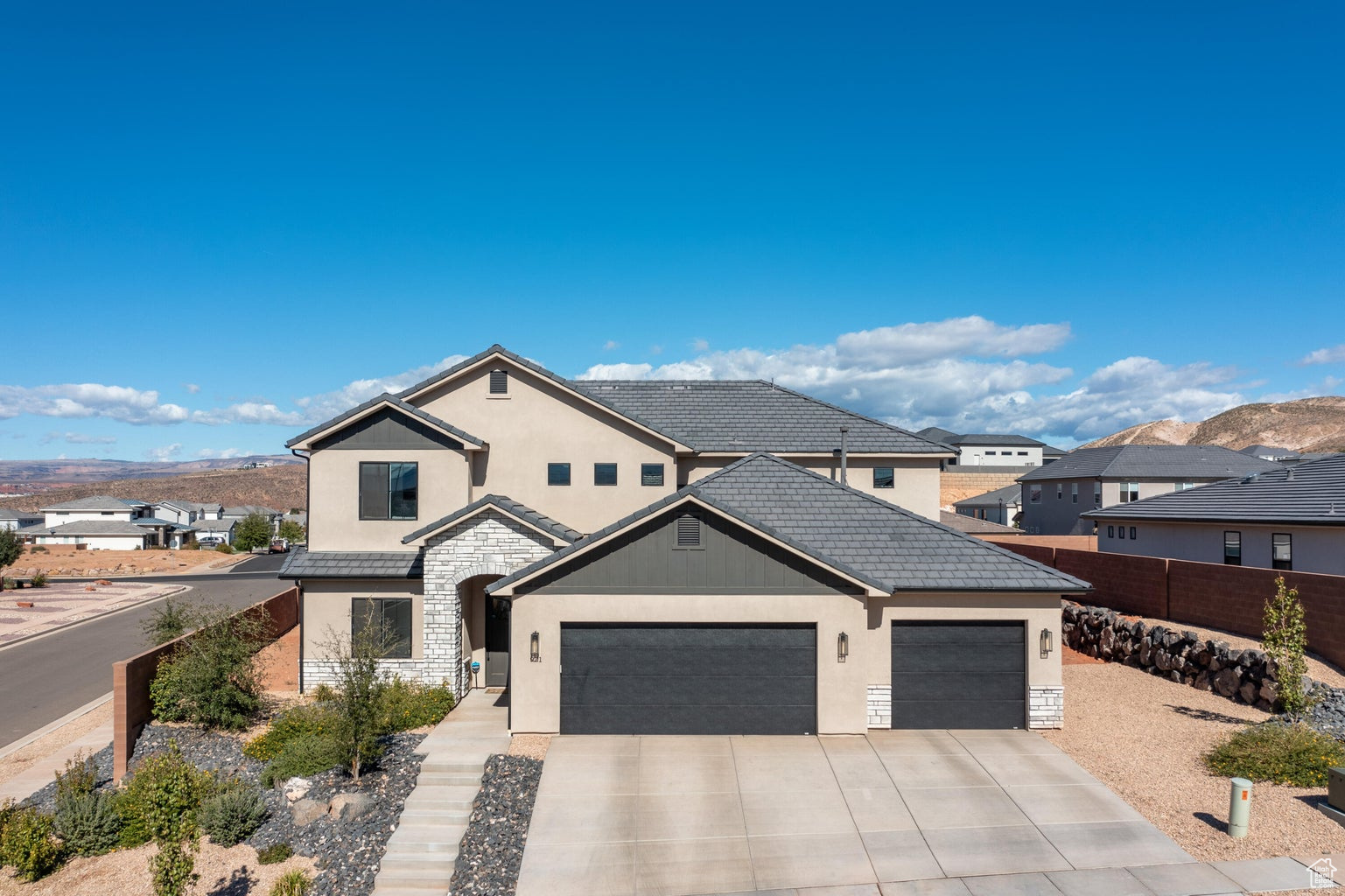 ROADRUNNER RIDGE 5 - Residential