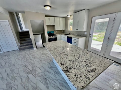 Tiny photo for 765 E 5300 S, South Ogden, UT 84405 (MLS # 2190315)
