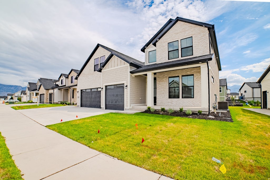 Photo of 243 S COTTONWOOD RD #7503, Vineyard, UT 84059 (MLS # 2183311)