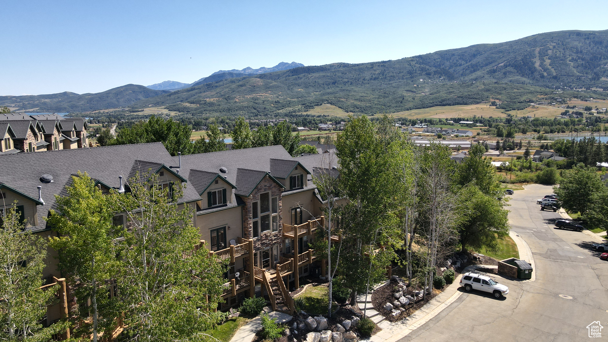 MOOSE HOLLOW - Residential