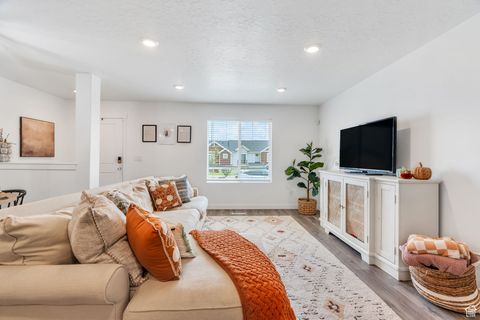 Tiny photo for 574 N WINDING RIVER AVE, Lehi, UT 84048 (MLS # 2108339)