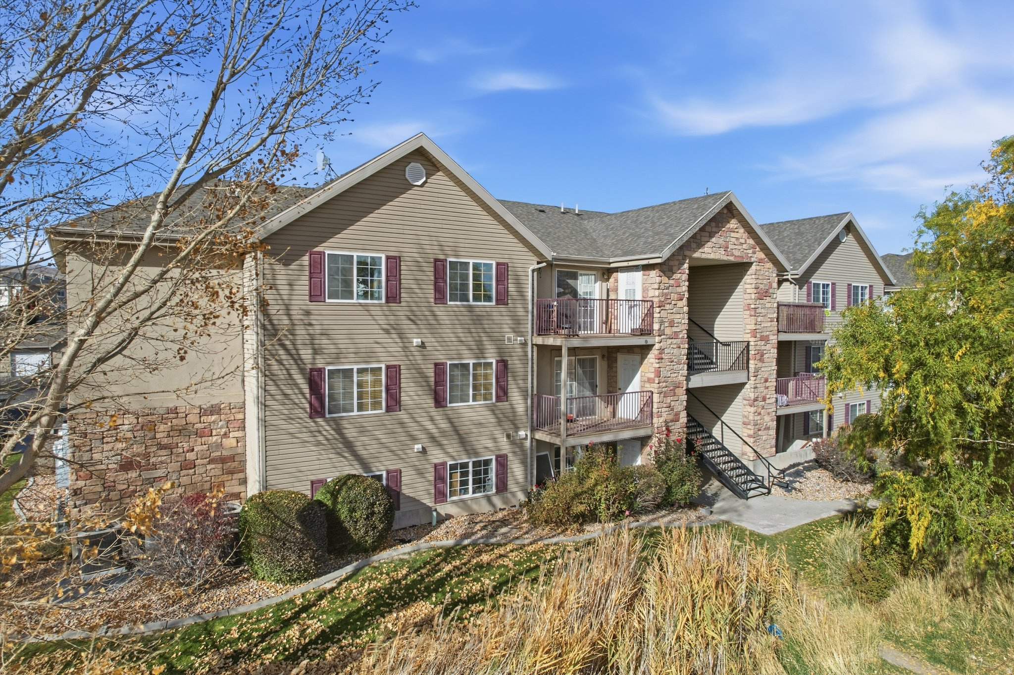 HILLCREST CONDO - Residential