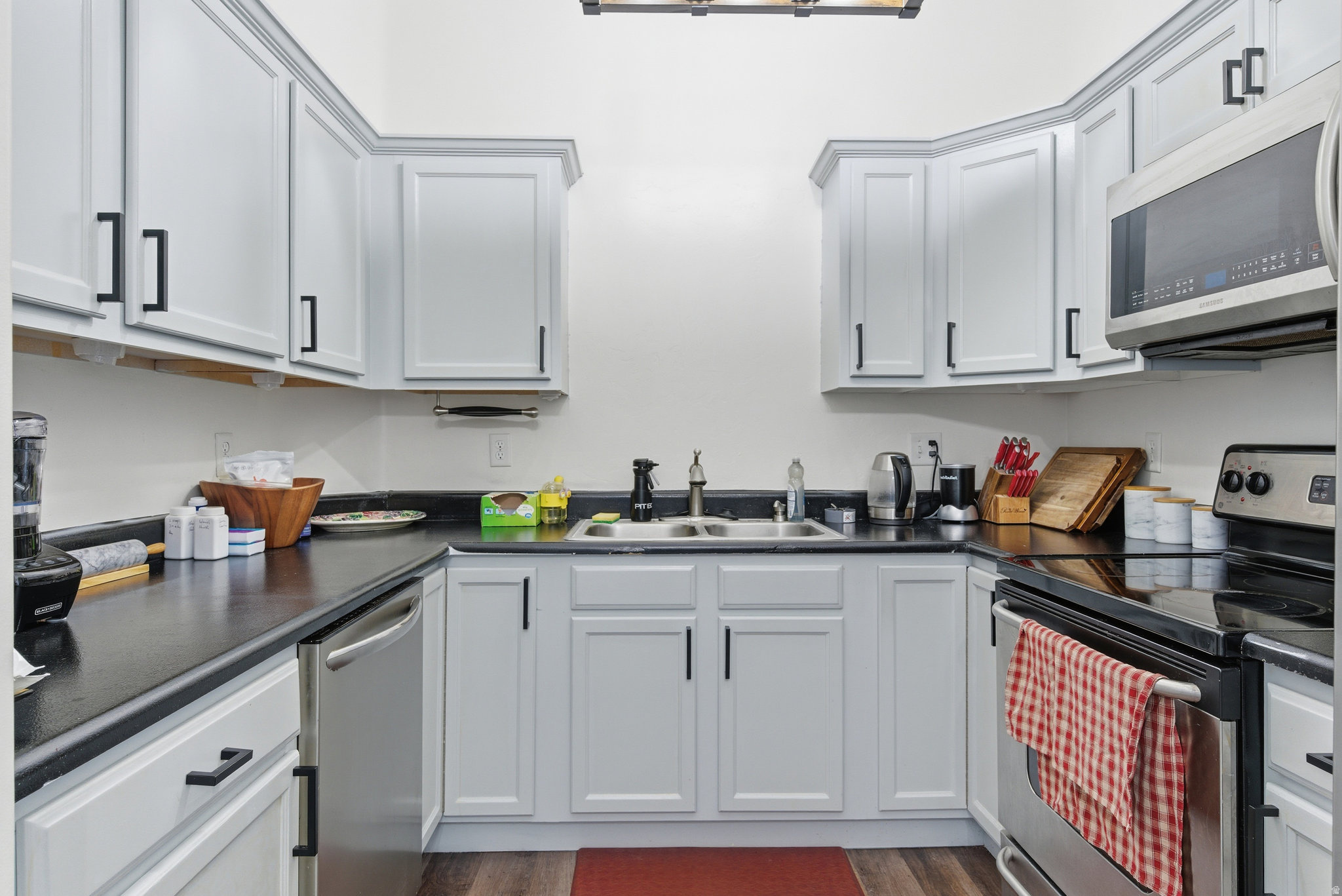 HILLCREST CONDO - Residential