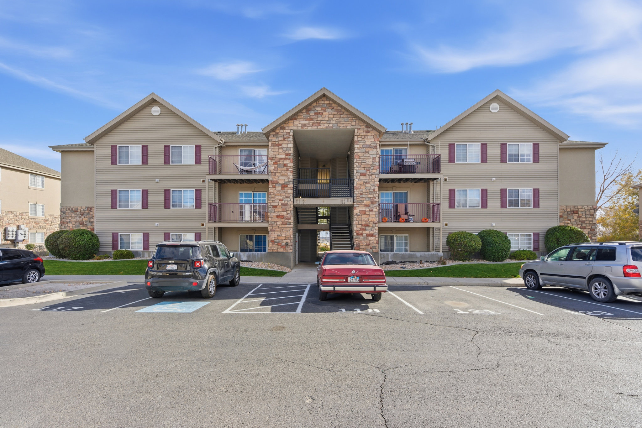 HILLCREST CONDO - Residential