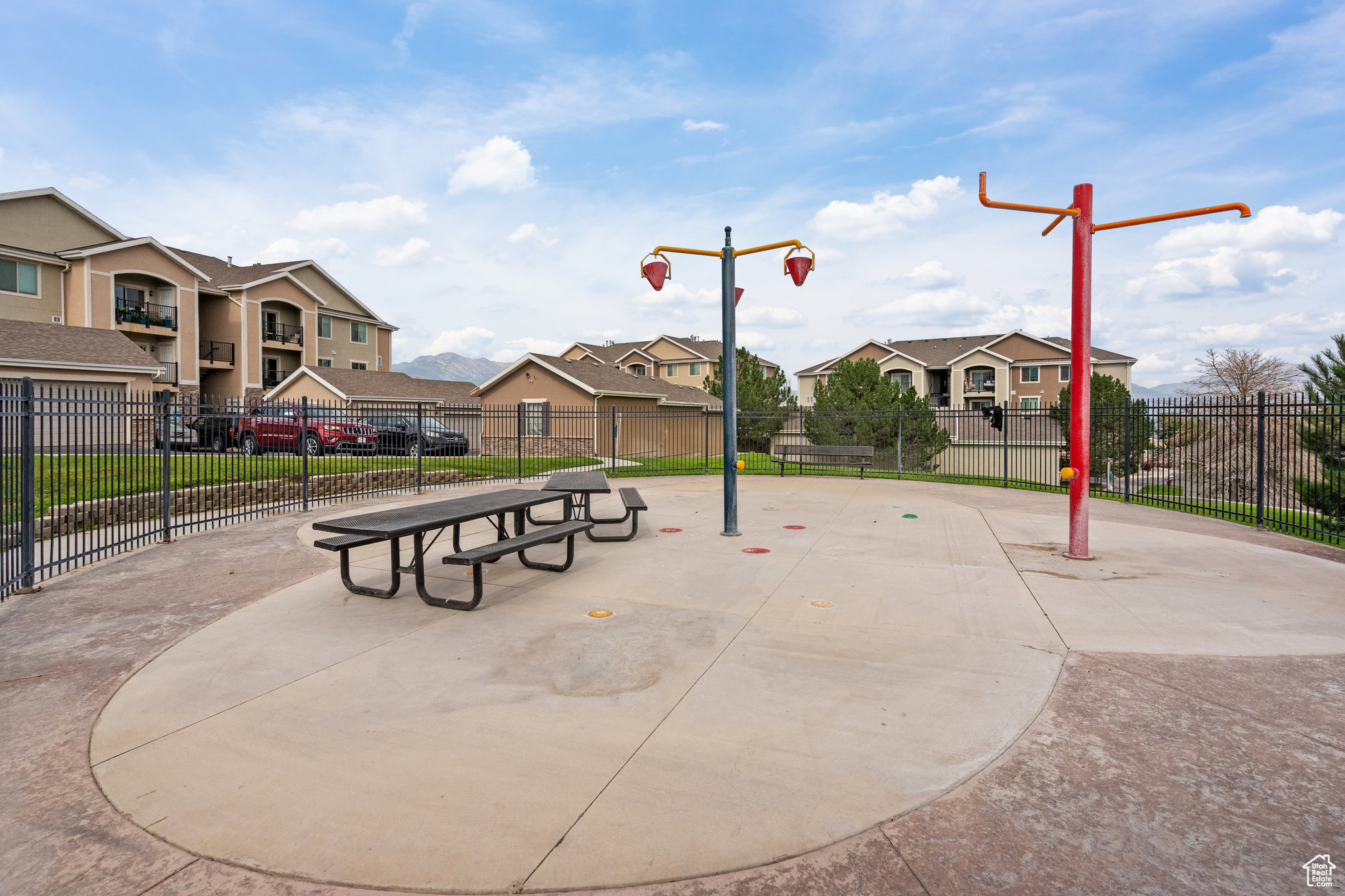 THE SPRINGS - Residential