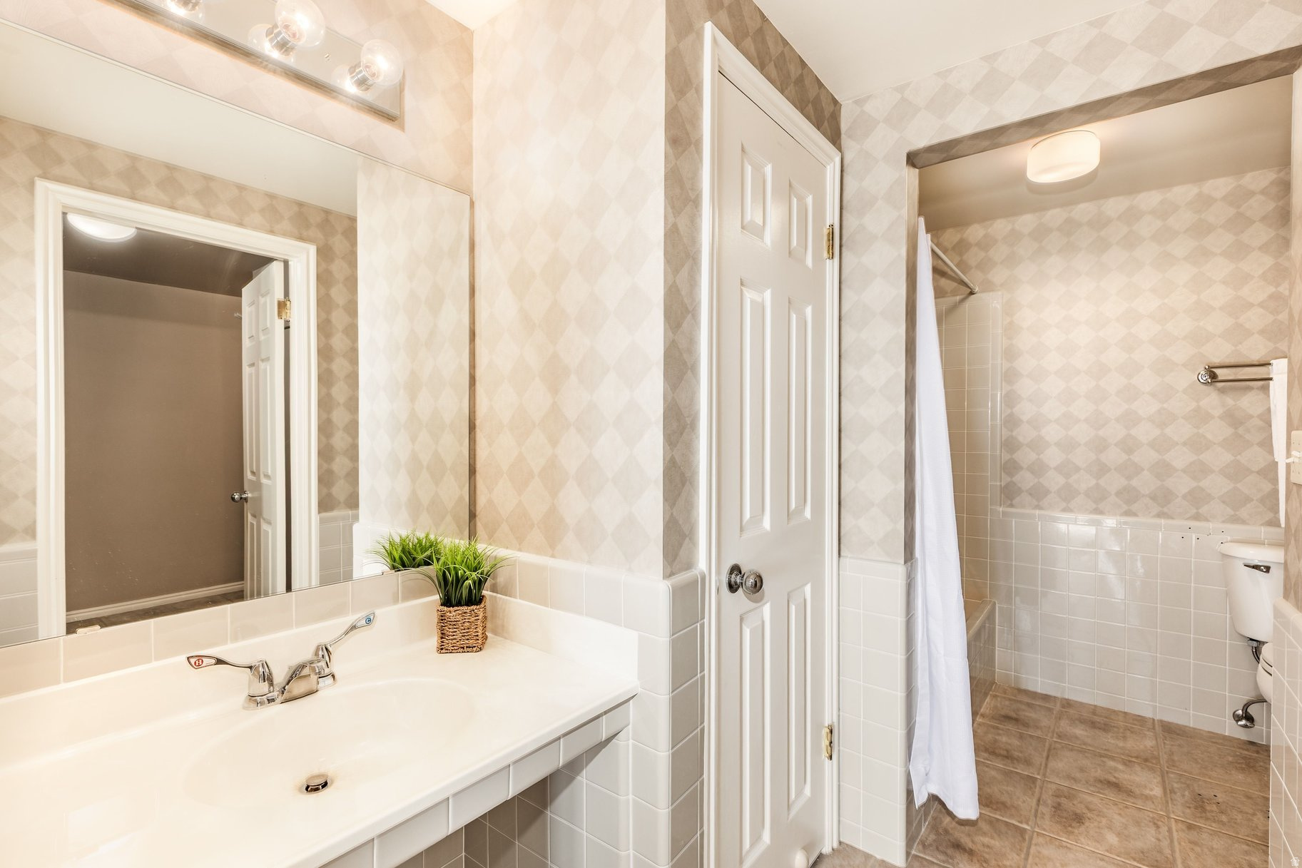 TERRACE FALLS CONDM - Residential