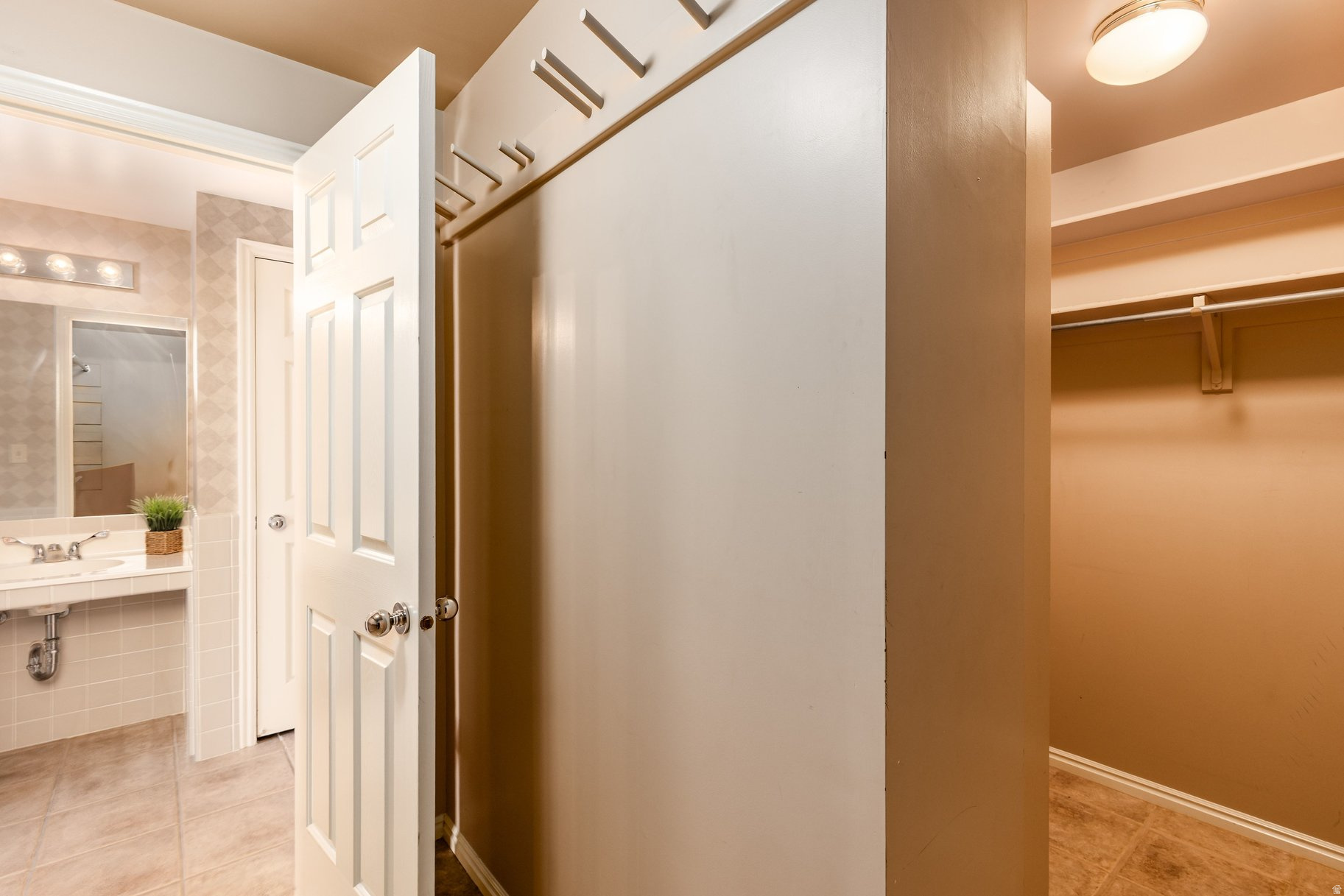 TERRACE FALLS CONDM - Residential