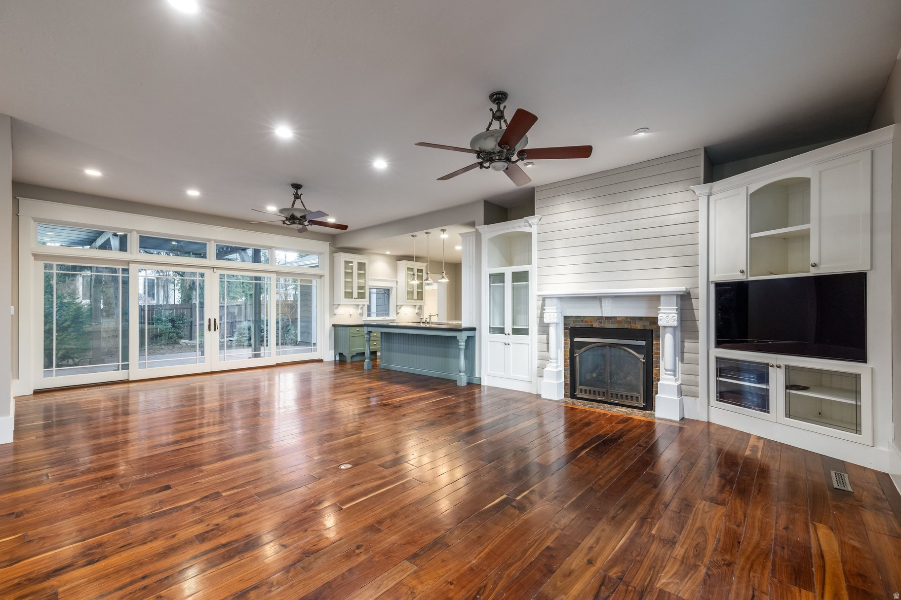 LA JOYA HEIGHTS - Residential