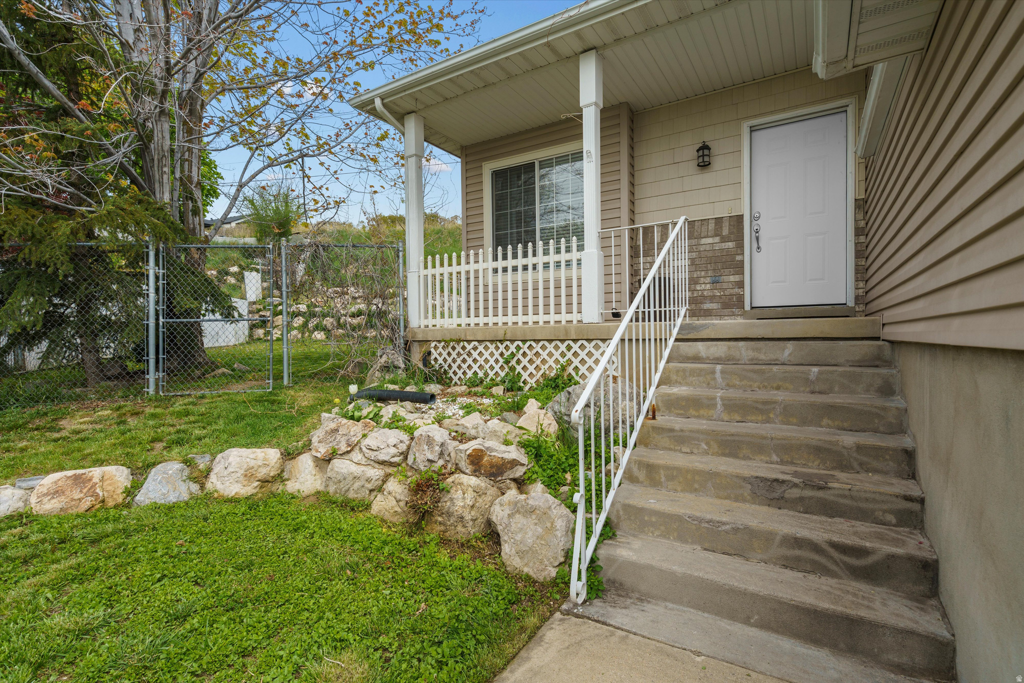 SUNNYSIDE MANOR - Residential