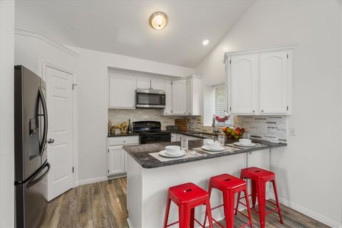 Tiny photo for 1362 E 5150 S, South Ogden, UT 84403 (MLS # 2153240)