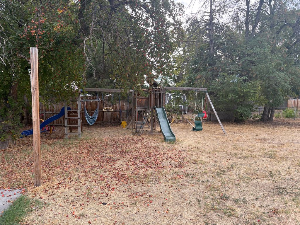 Photo of 1315 W GILLESPIE AVE, Salt Lake City, UT 84104 (MLS # 2154669)