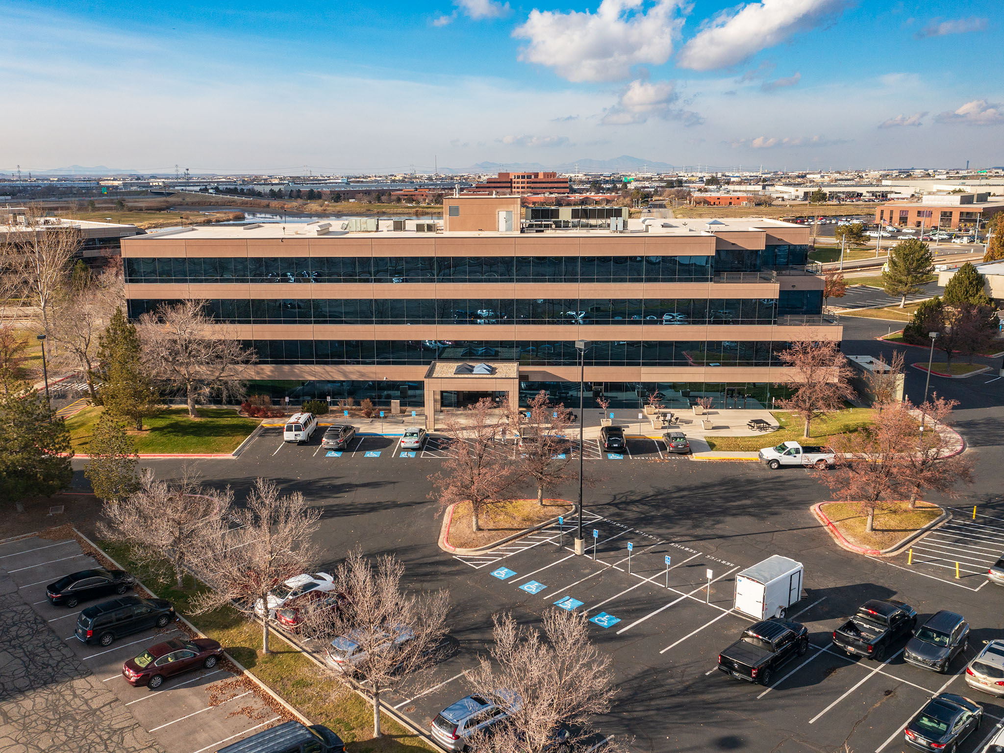 LAKE POINTE - Commercial Lease