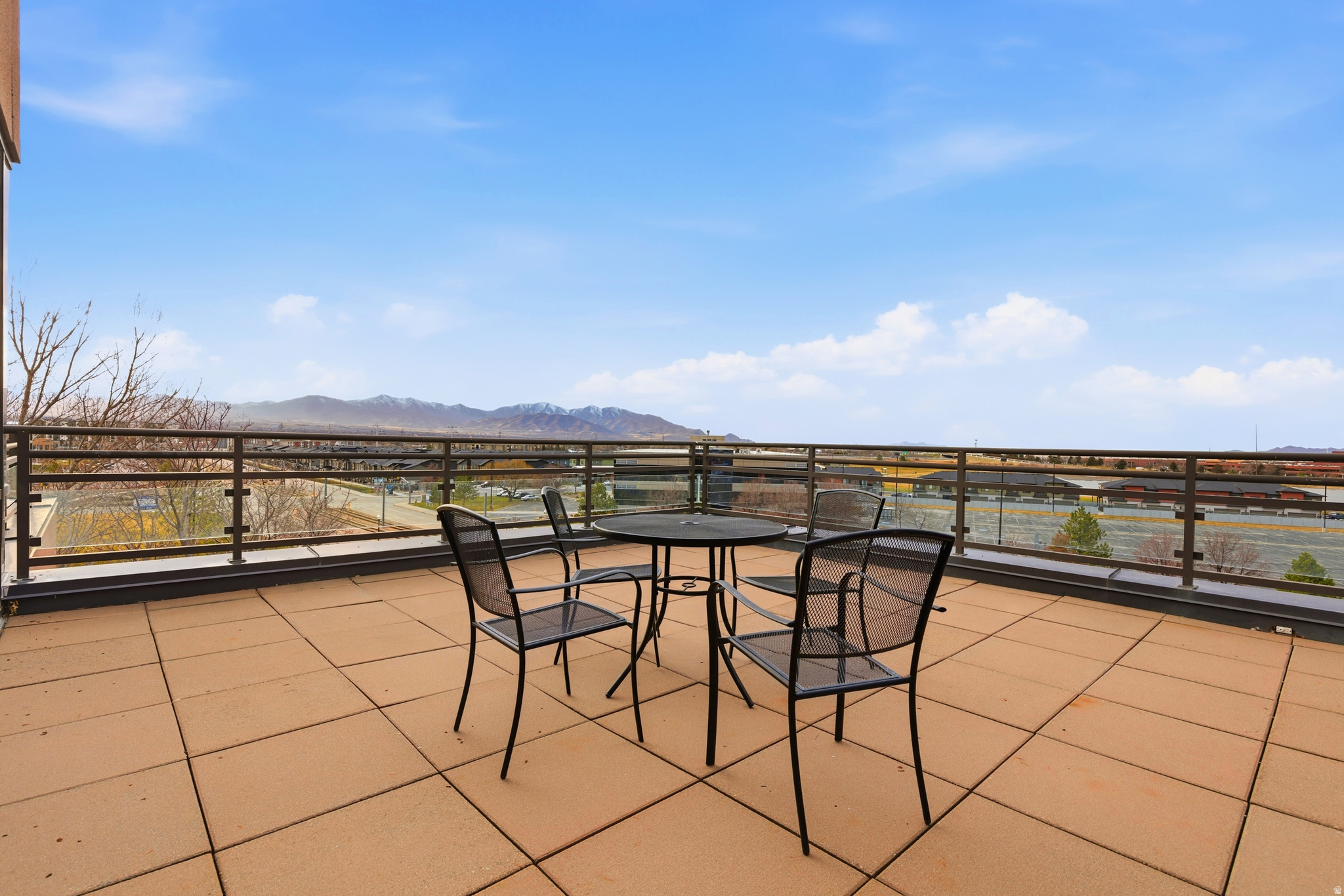 LAKE POINTE - Commercial Lease