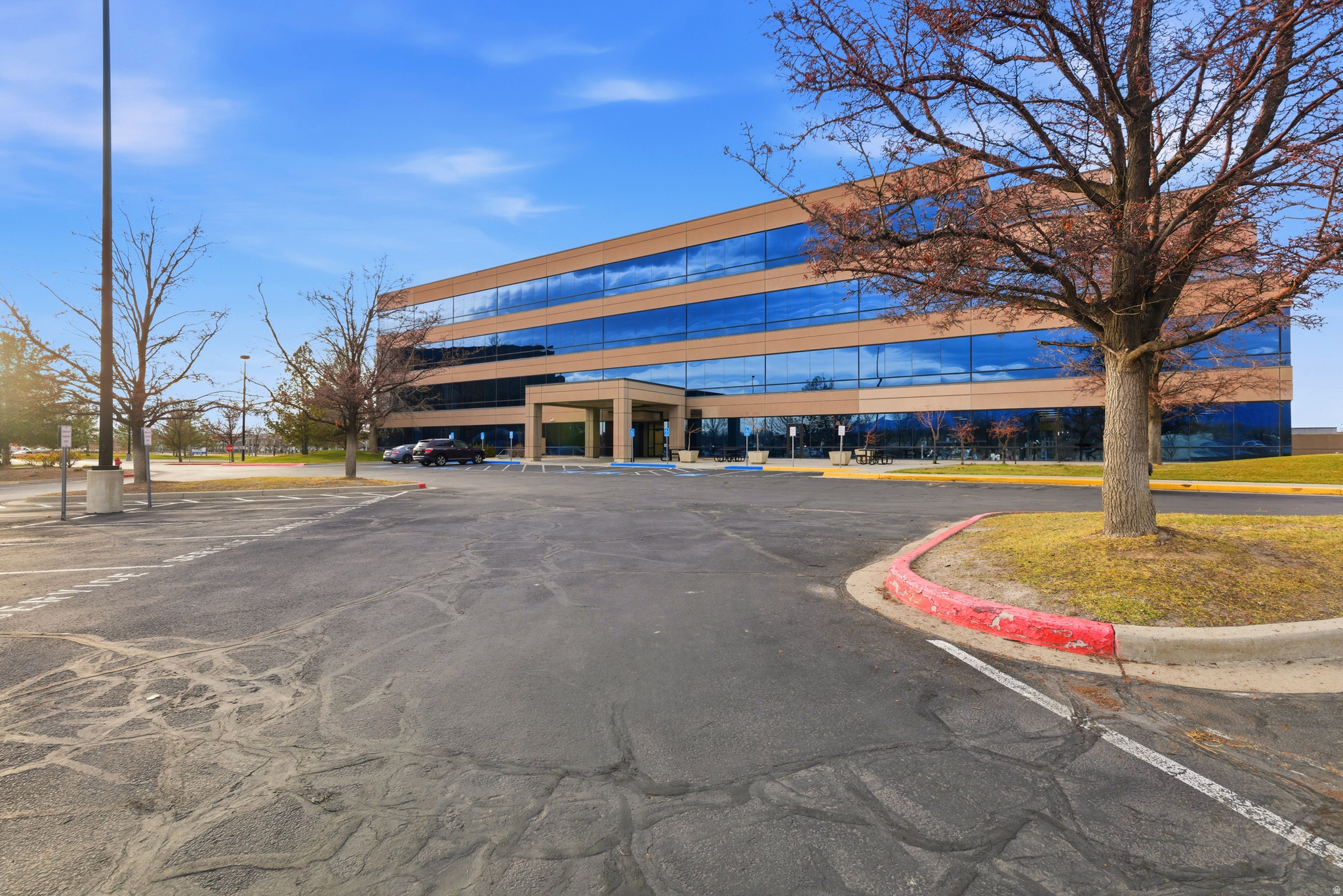 LAKE POINTE - Commercial Lease