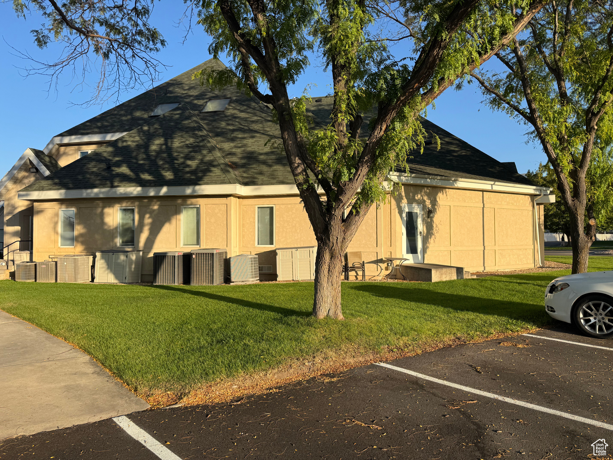 MT VW MEDICAL PLAZA - Commercial Sale