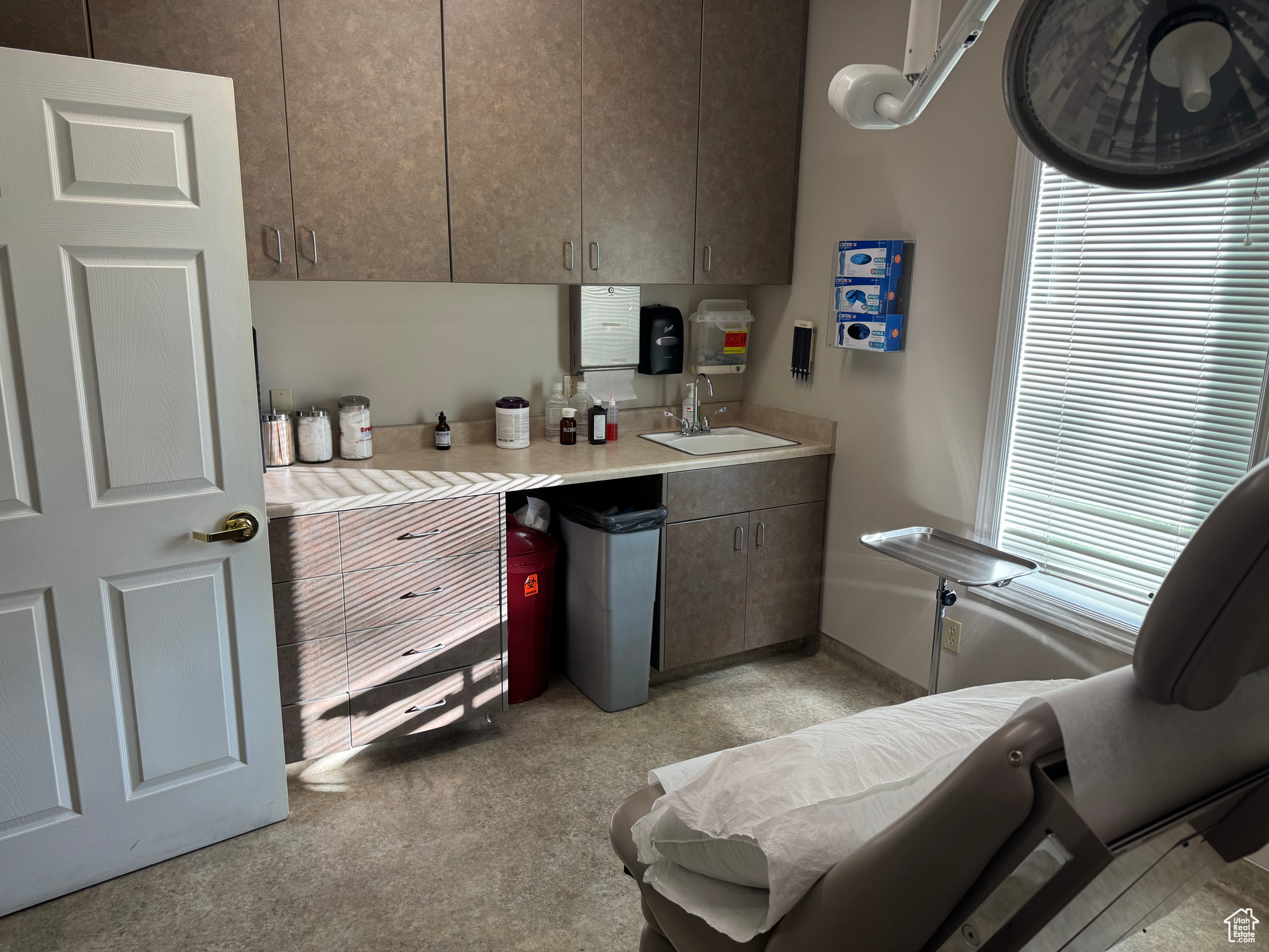 MT VW MEDICAL PLAZA - Commercial Sale