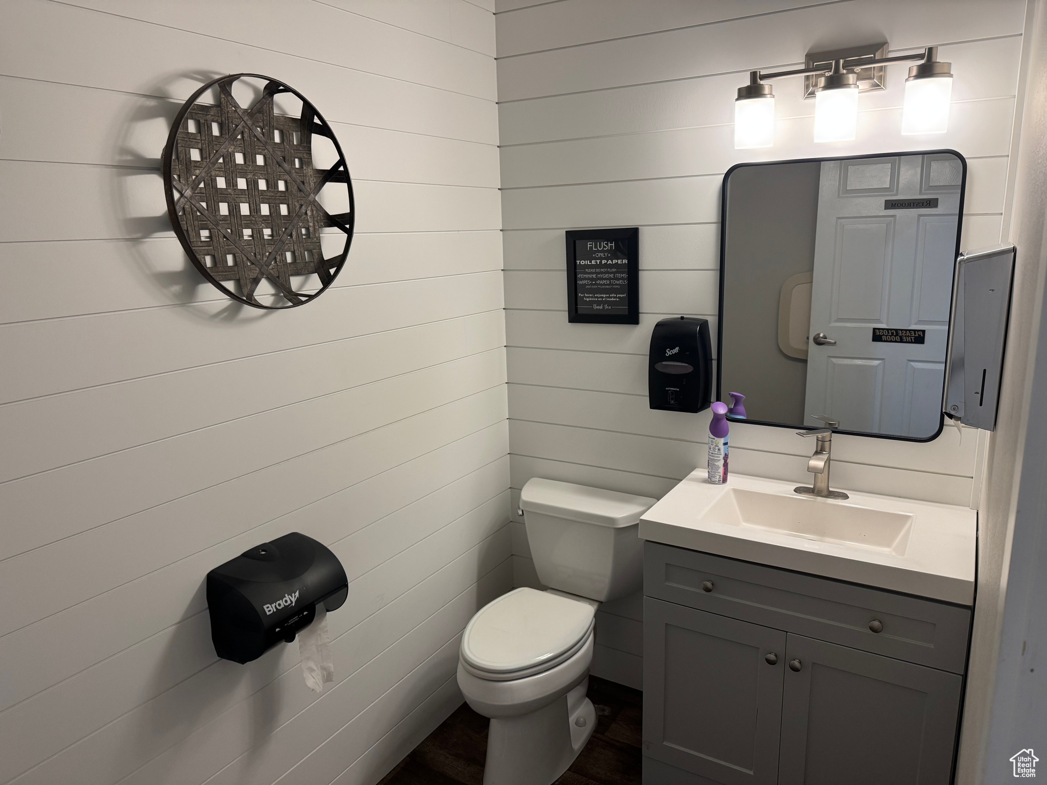 MT VW MEDICAL PLAZA - Commercial Sale