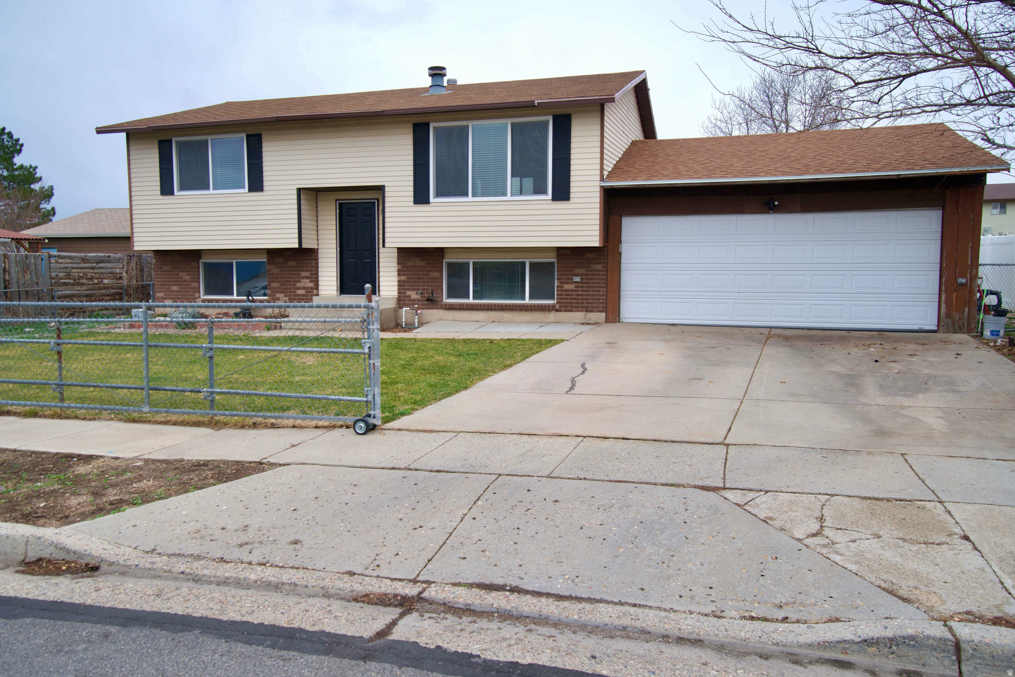 COUNTRY CREEK ESTATES #2 - Residential