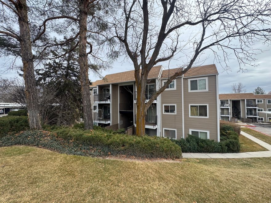 Come see this well kept charming 2-bed, 2-bath condo in the peaceful Quailbrook community. This bright middle-level unit features an open living area with a private deck. Enjoy a beautiful natural setting with a pond, creek, and frequent wildlife. Convenient East-side location near restaurants, shopping, and schools. Don't miss this well-kept gem-schedule your showing today!   Square footage figures are provided as a courtesy estimate only and were obtained from county records.  Buyer is advised to obtain an independent measurement.