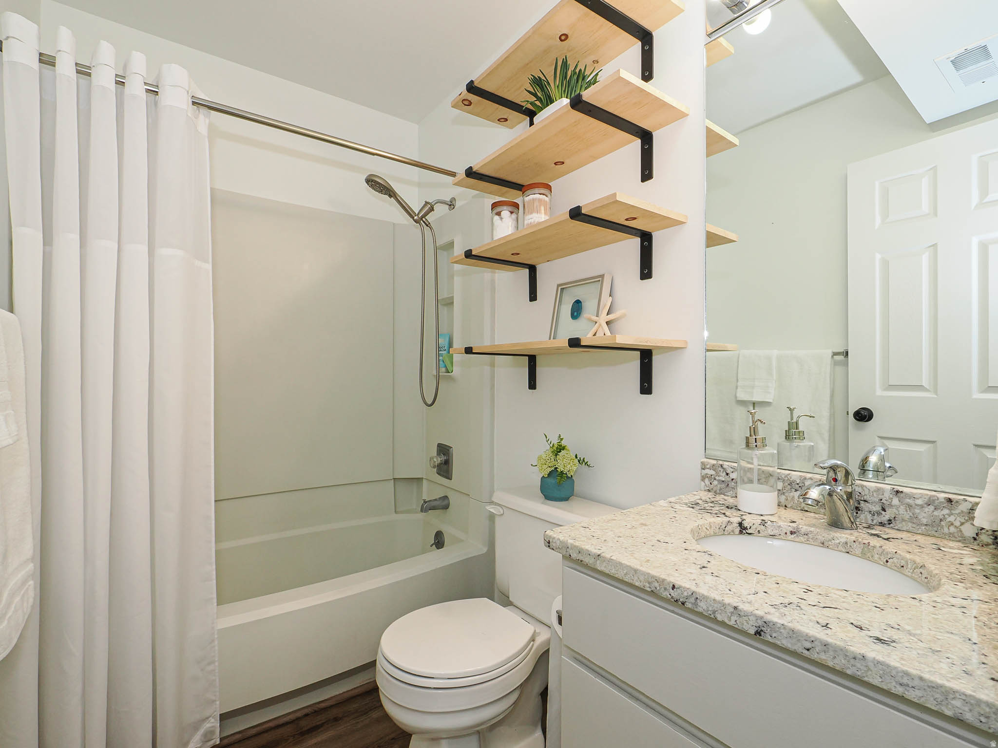 COUNTRY WOOD ESTATES - Residential