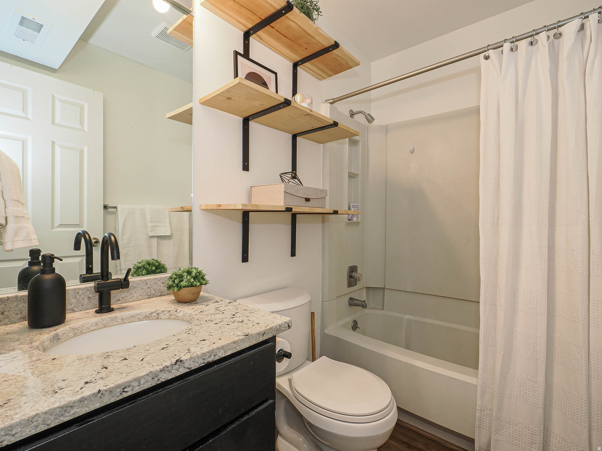 COUNTRY WOOD ESTATES - Residential