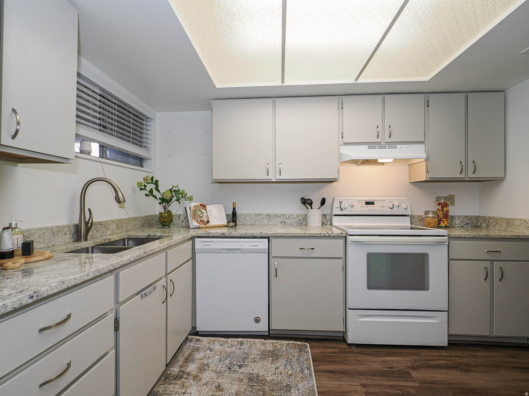 COUNTRY WOOD ESTATES - Residential