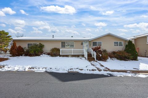 Photo of 1266 E 3125 N, Layton, UT 84040 (MLS # 2125942)