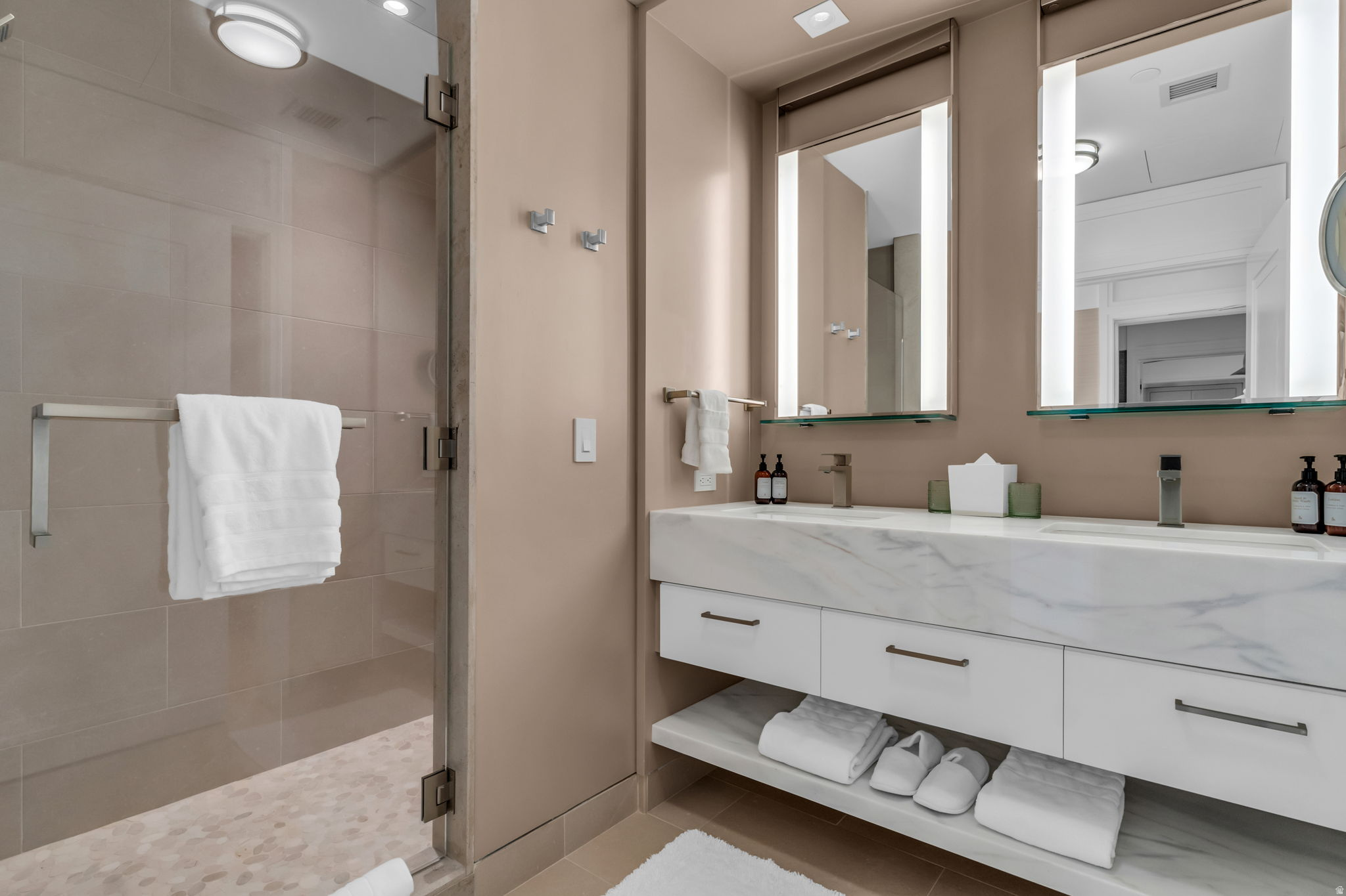 GOLDENER HIRSCH - Residential