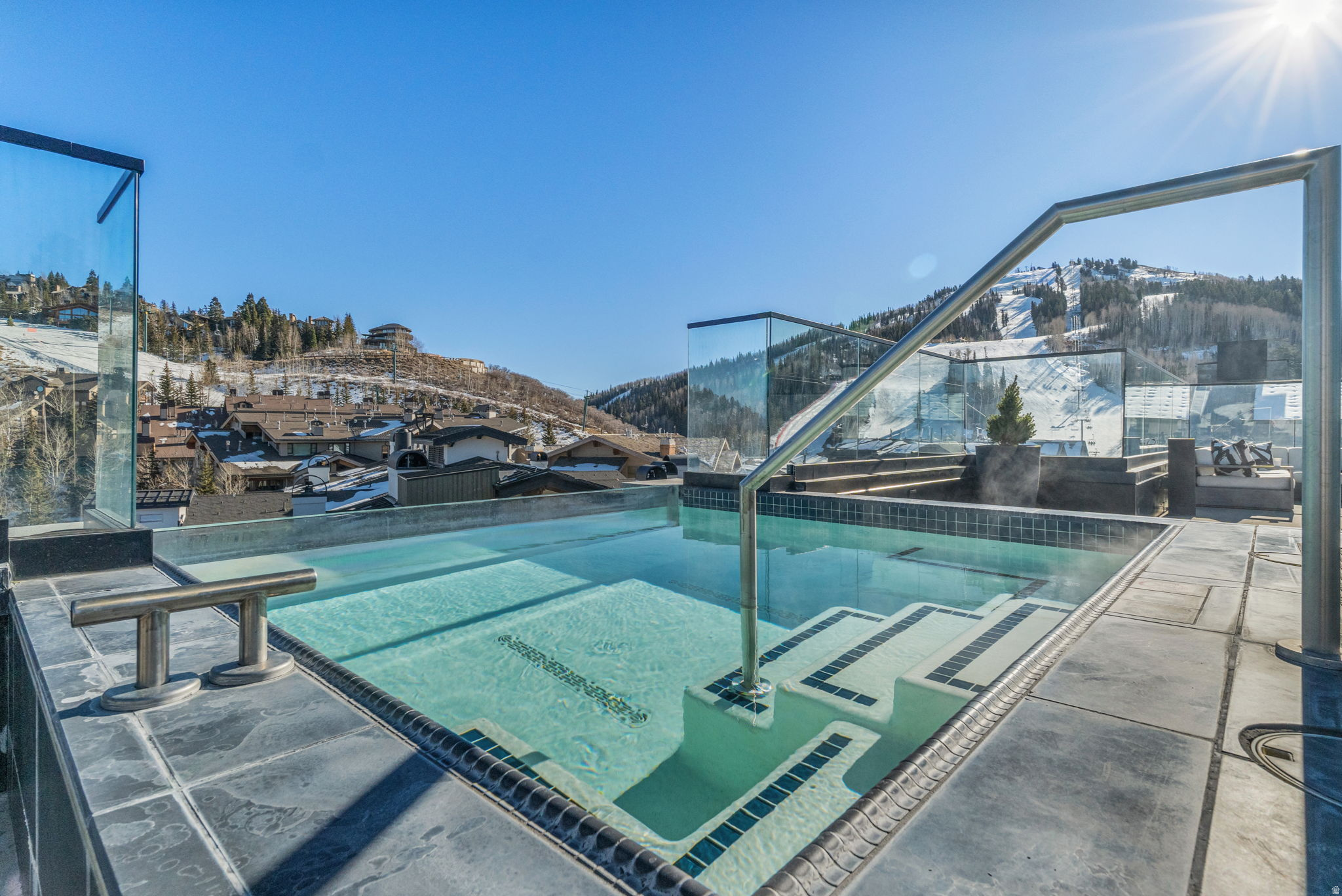 GOLDENER HIRSCH - Residential