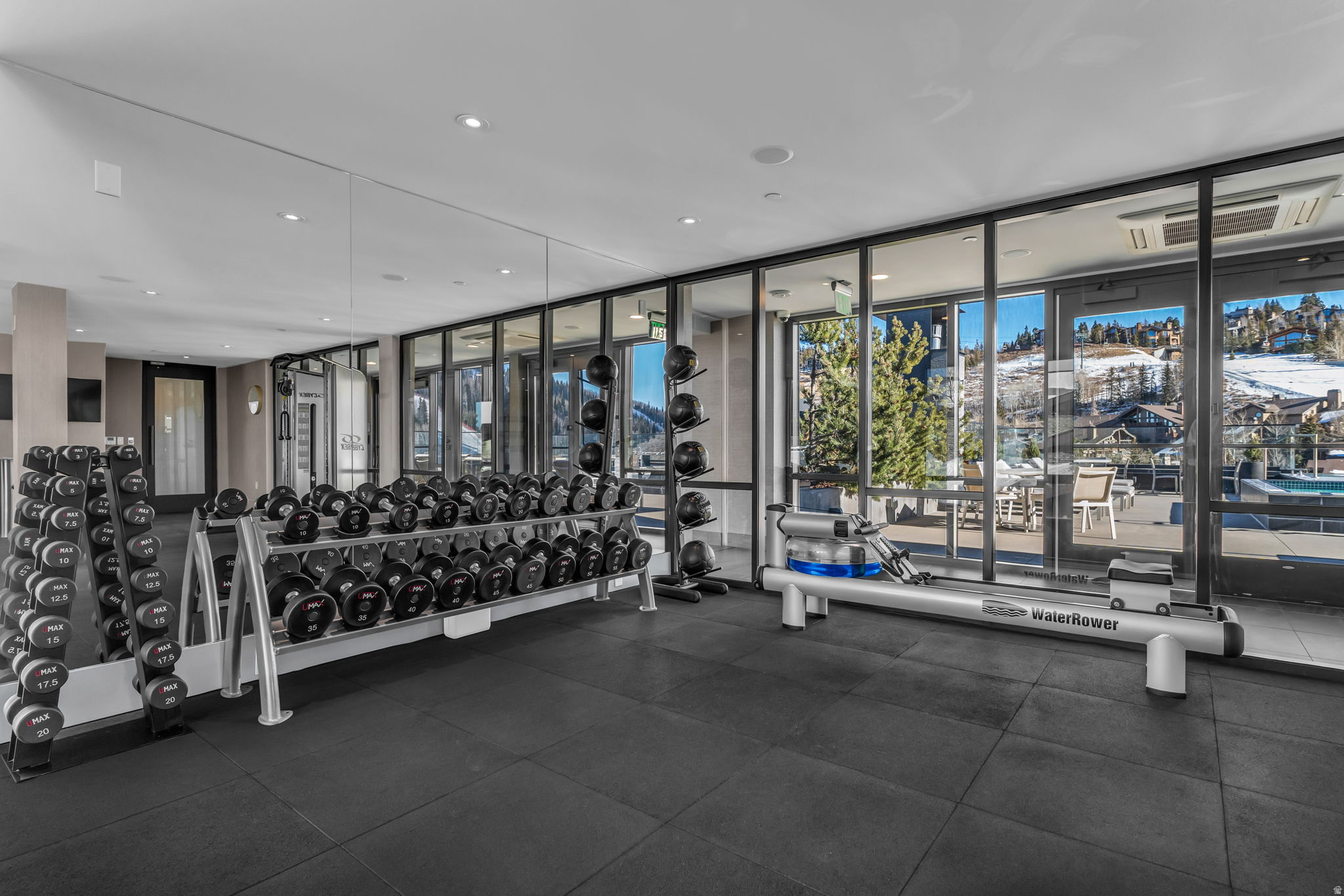 GOLDENER HIRSCH - Residential