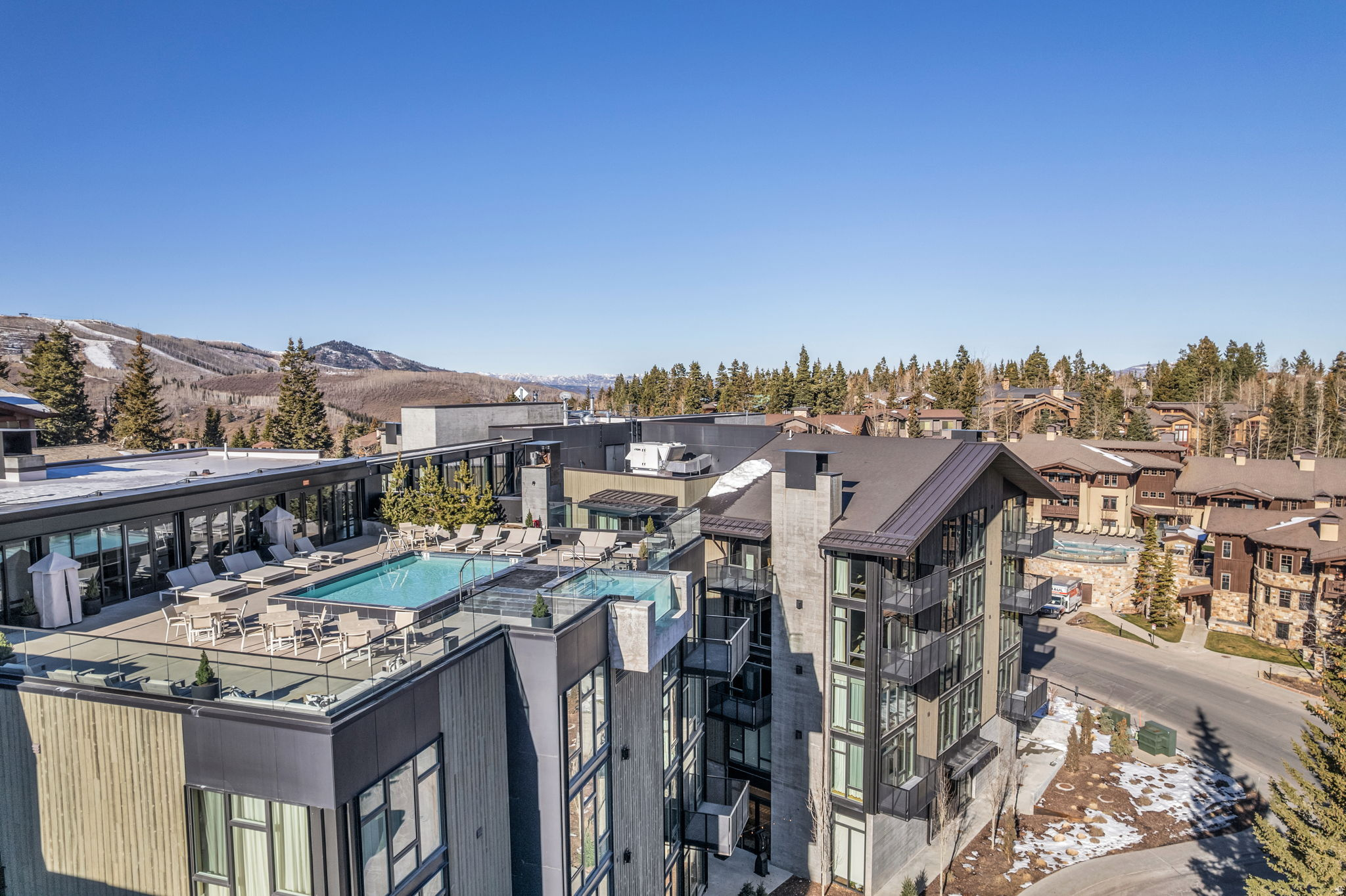 GOLDENER HIRSCH - Residential